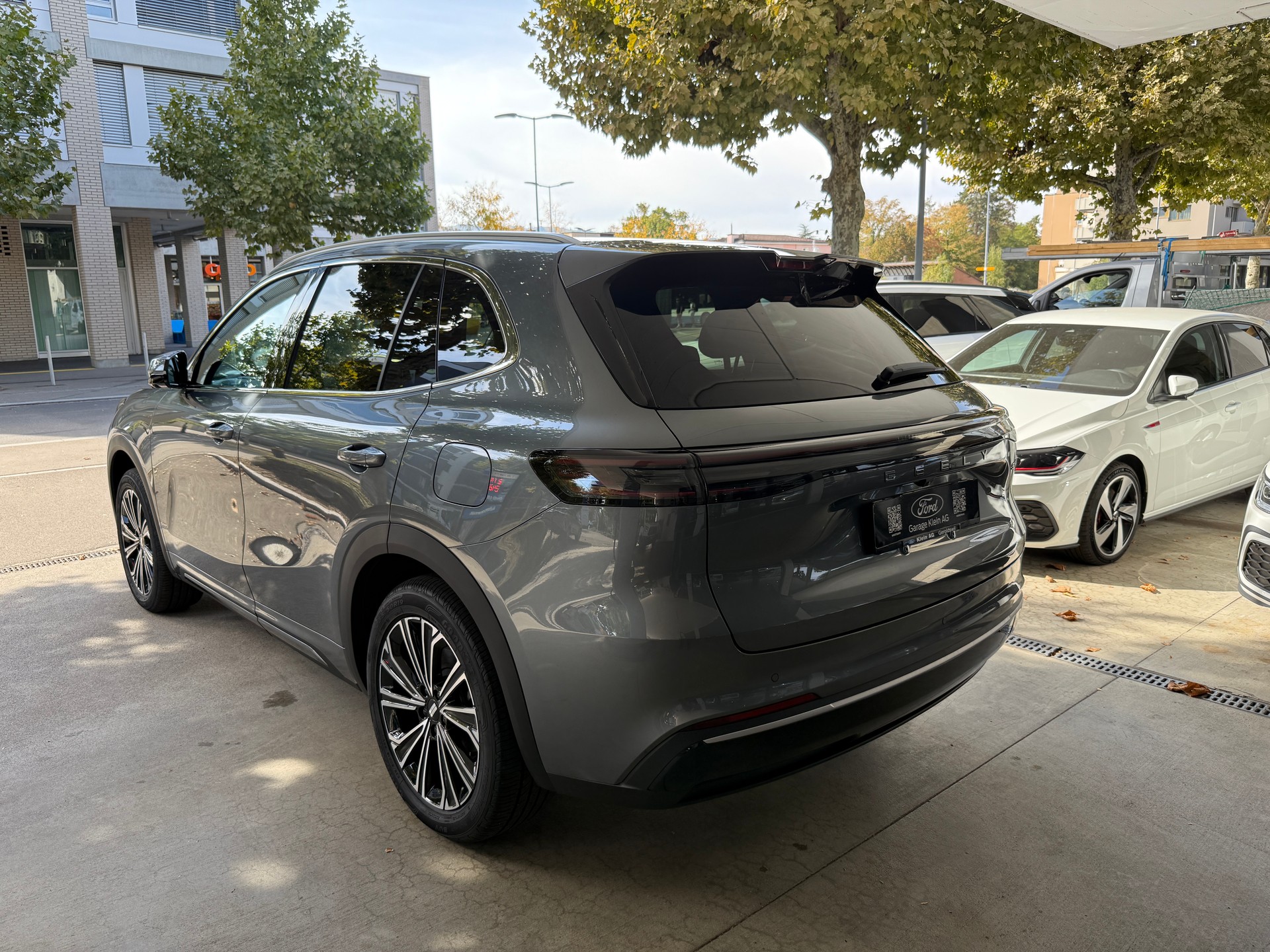 GEELY Max+-image-2