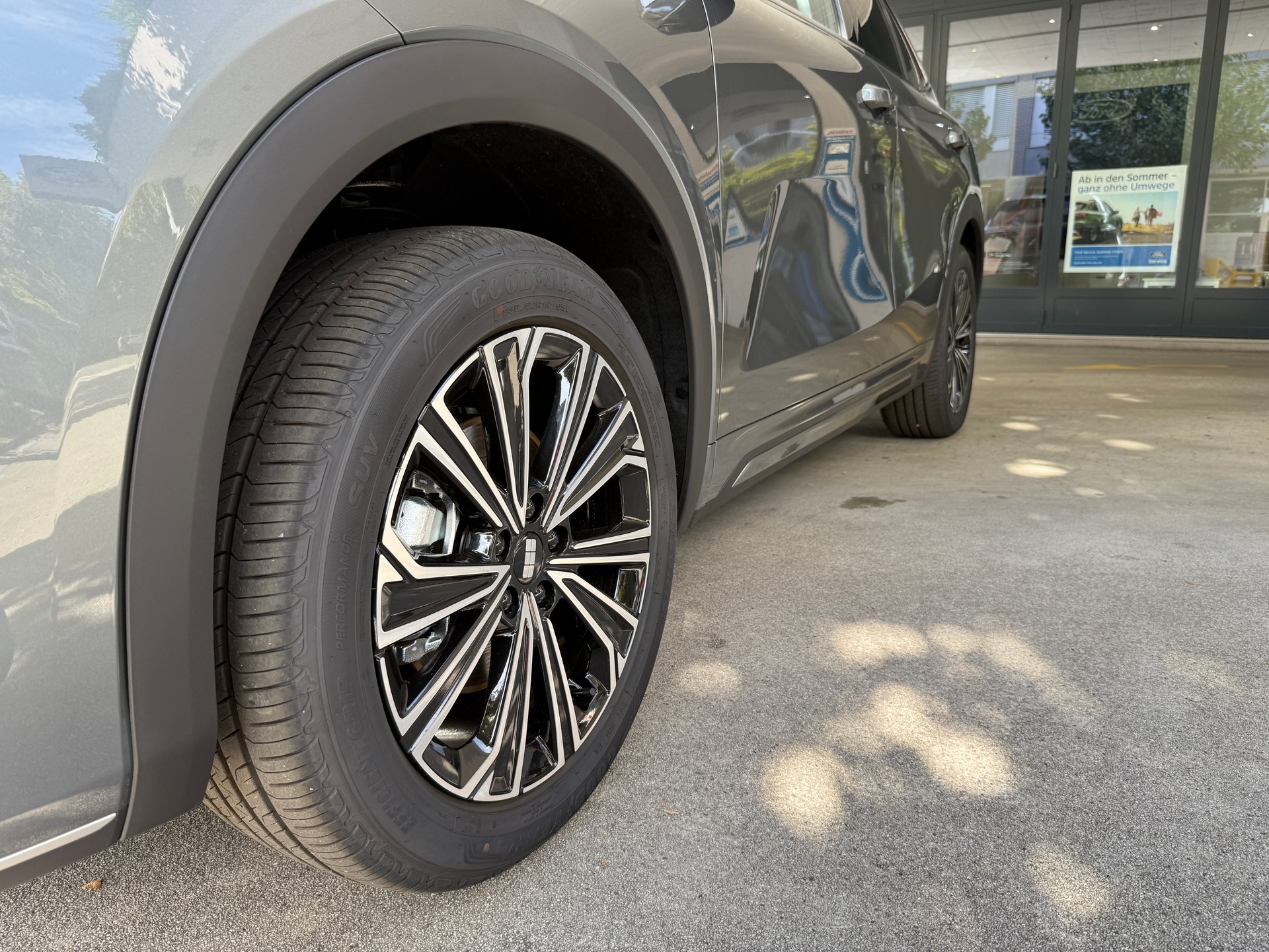 GEELY Max+-image-6