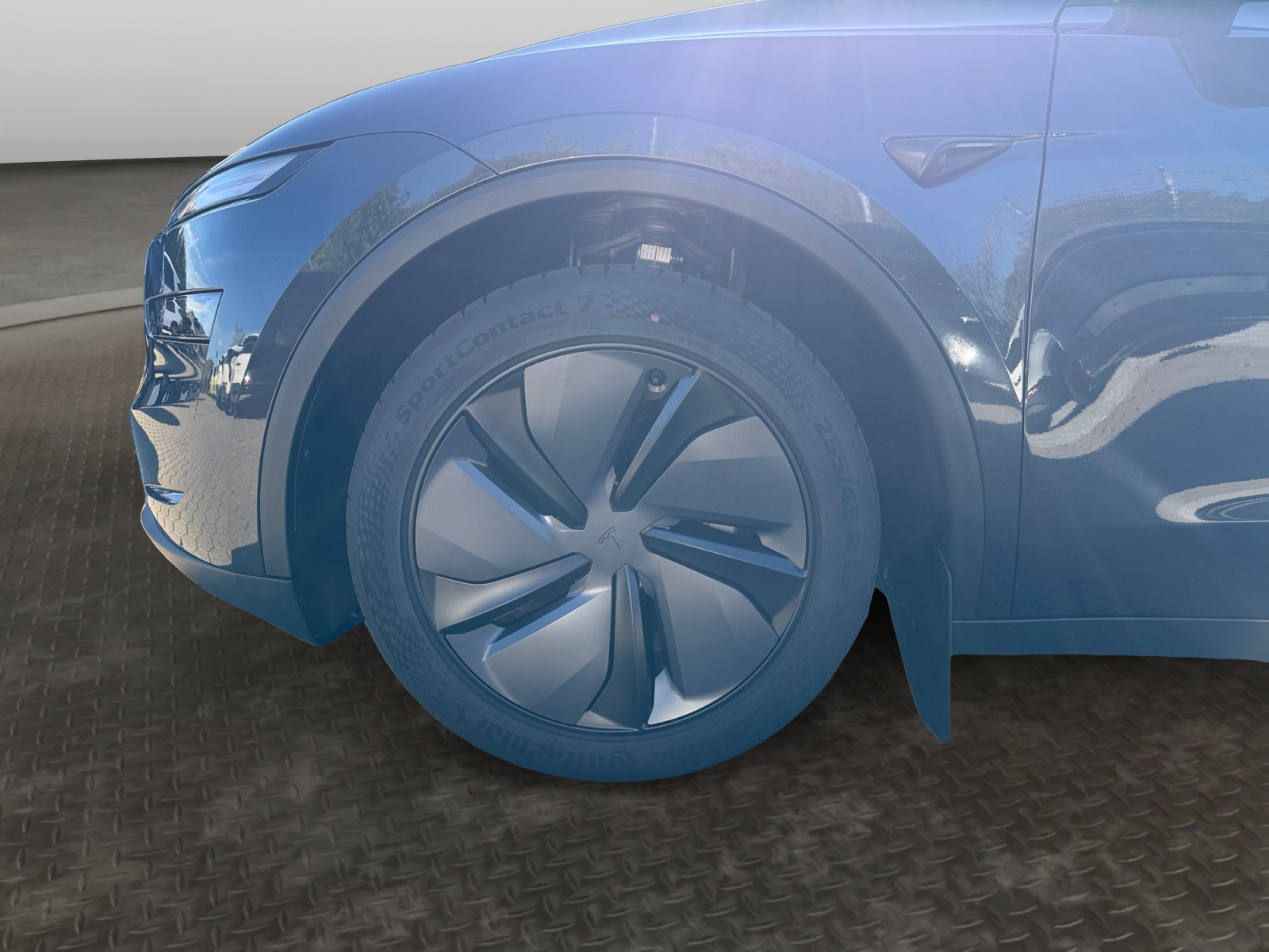 TESLA Model Y Premium Long Range AWD + AHK-image-8