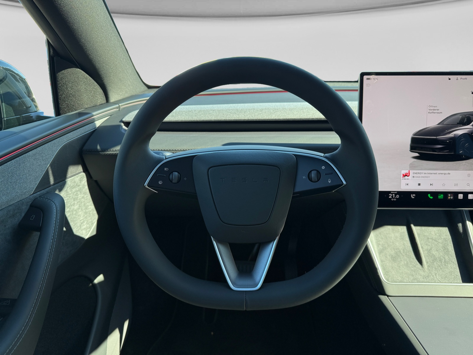 TESLA Model Y Premium Long Range AWD + AHK-image-12