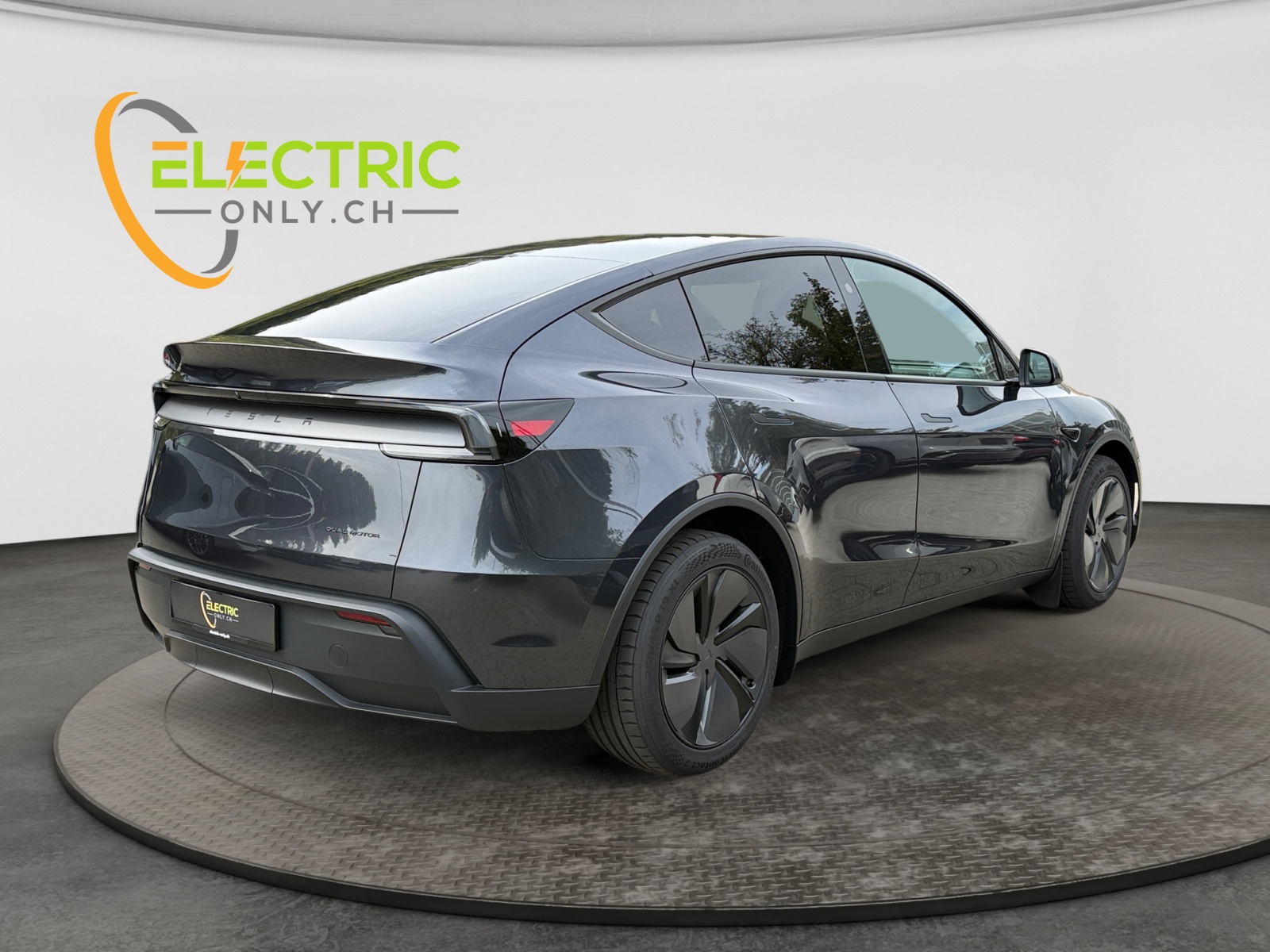 TESLA Model Y Premium Long Range AWD + AHK-image-4