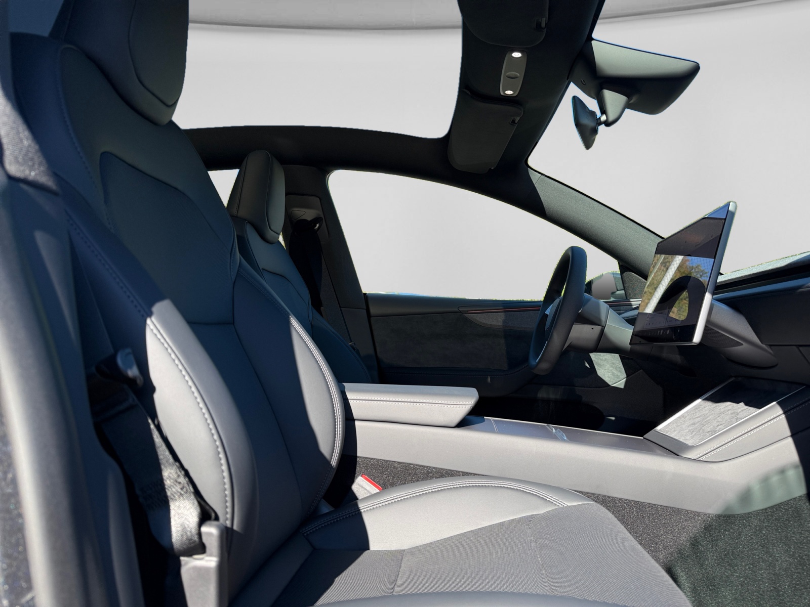 TESLA Model Y Premium Long Range AWD + AHK-image-15
