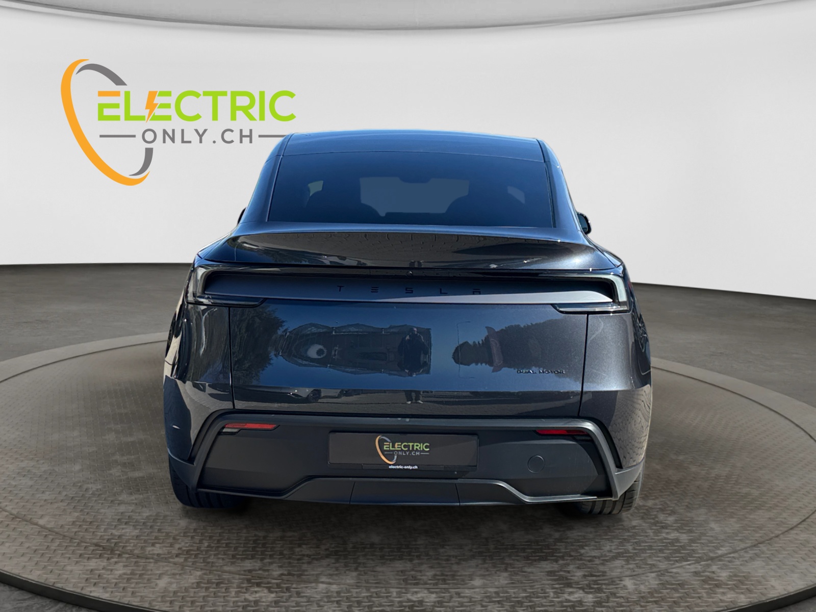 TESLA Model Y Premium Long Range AWD + AHK-image-3