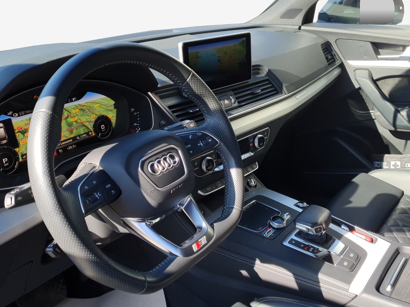 AUDI Q5 55 TFSI e sport quattro-image-15