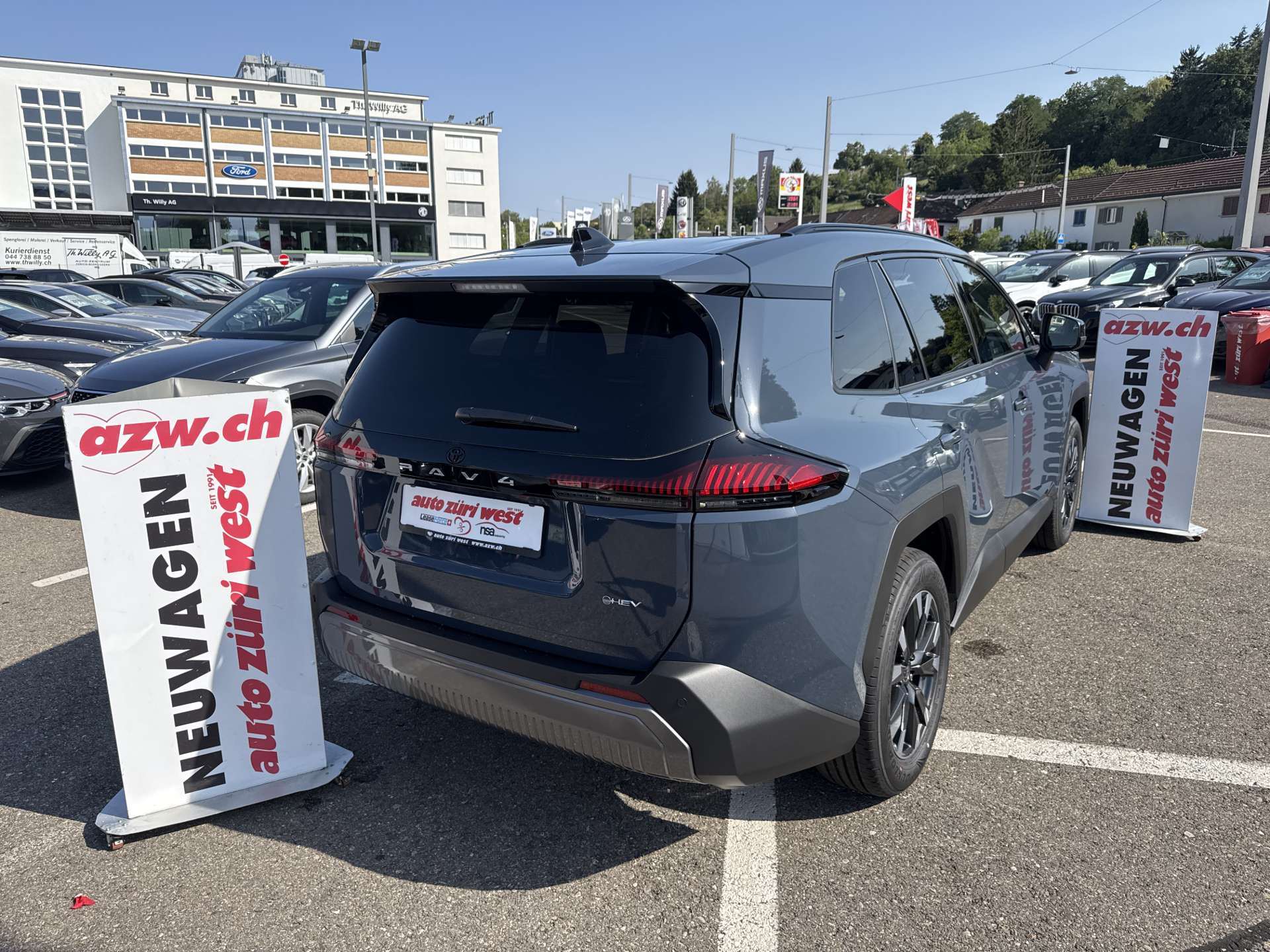TOYOTA RAV-4 2.5 HSD Trend e-CVT AWD NEUES MODELL Automat-showroom-element-2