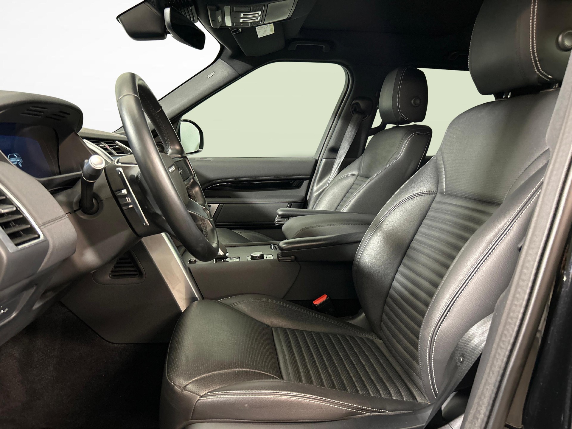 LAND ROVER Discovery 2.0 I4 S-showroom-element-2