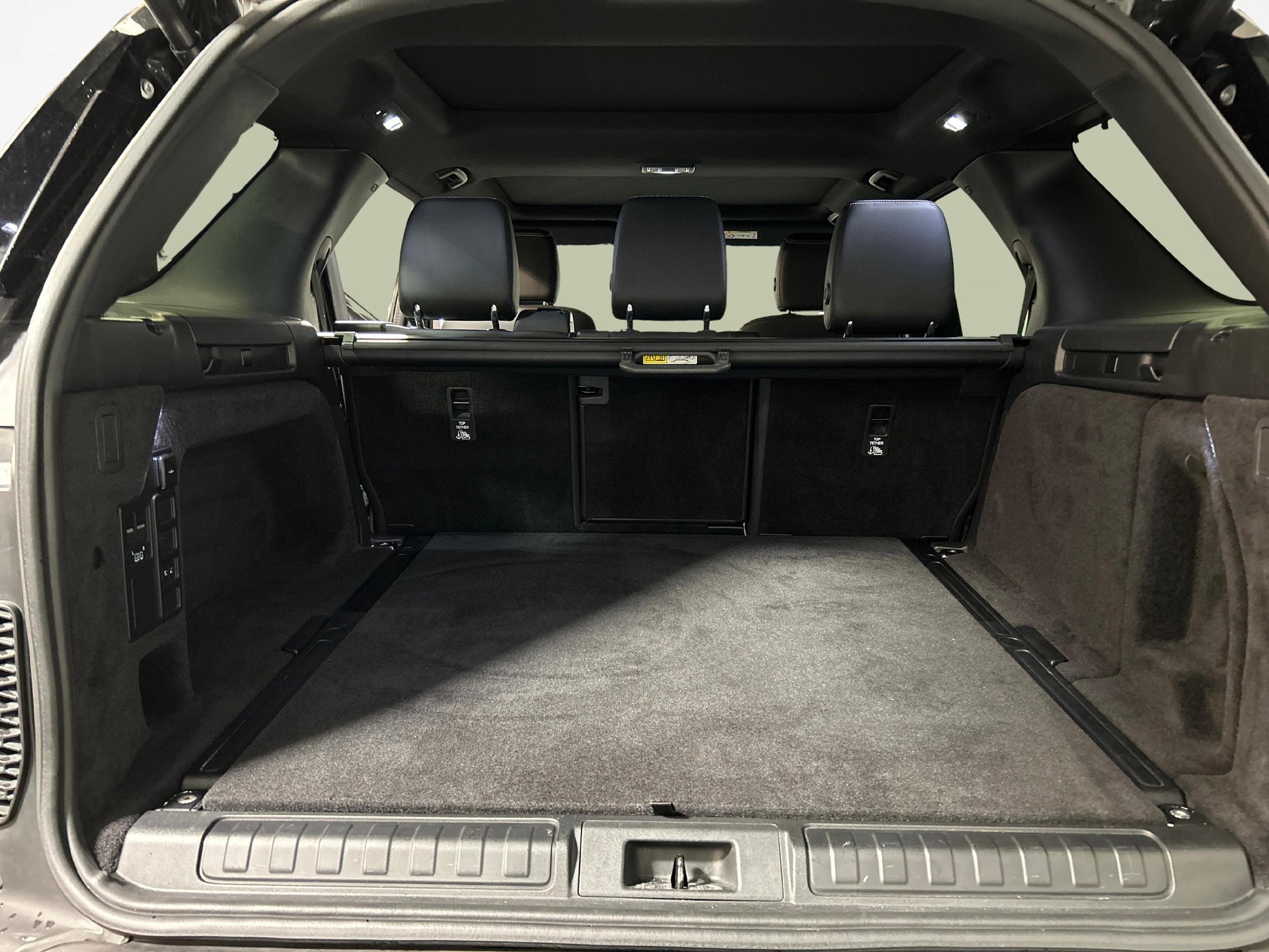 LAND ROVER Discovery 2.0 I4 S-image-14