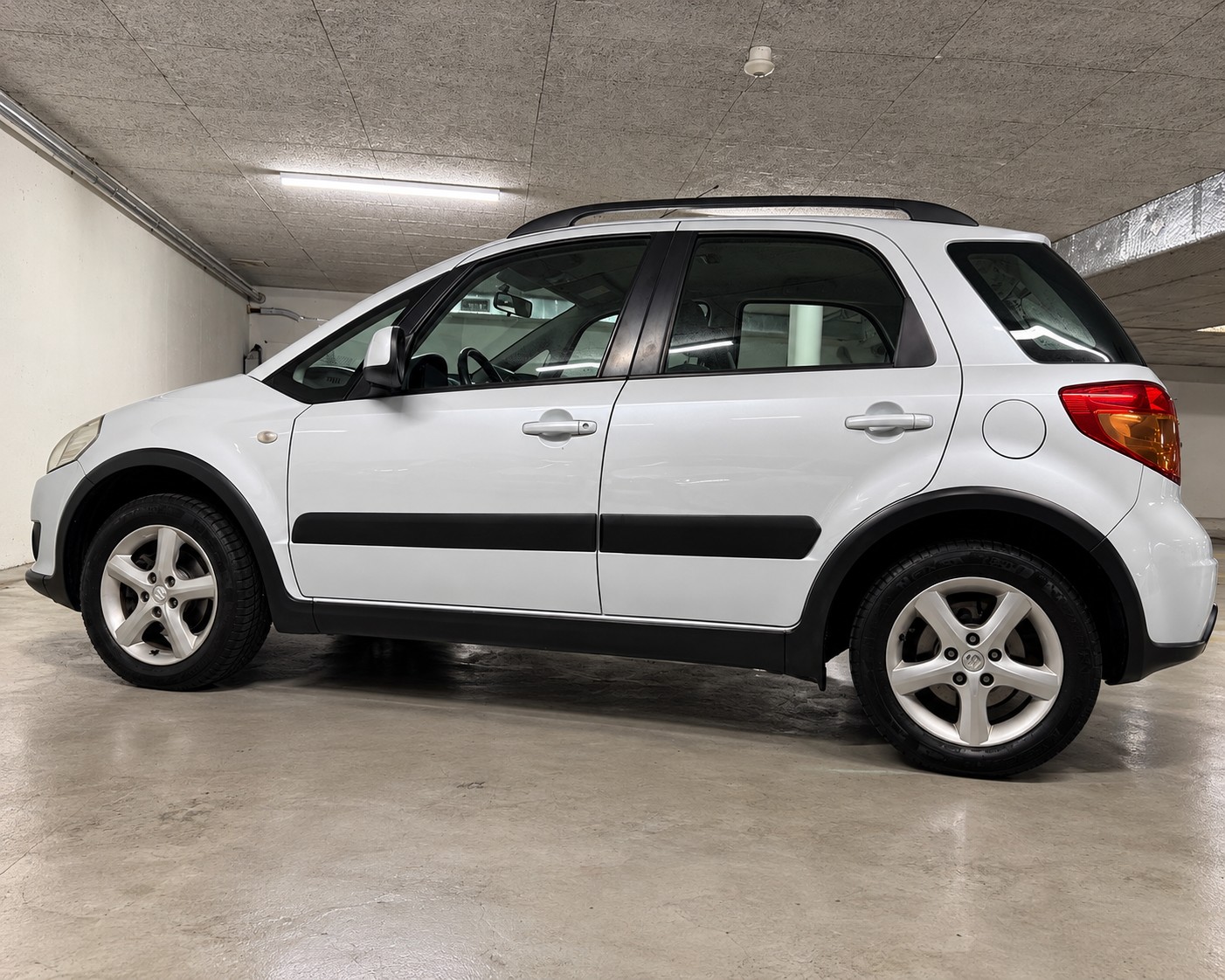 SUZUKI SX4 1.6 16V GL Top Streetline | FRISCH AB MFK & SERVICE | 8-FACH | KLIMA | BREMSEN NEU-image-3