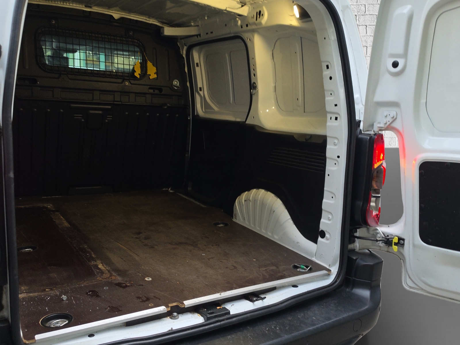 PEUGEOT Partner 1.2 Pure Tech s/s Premium 650kg-image-17