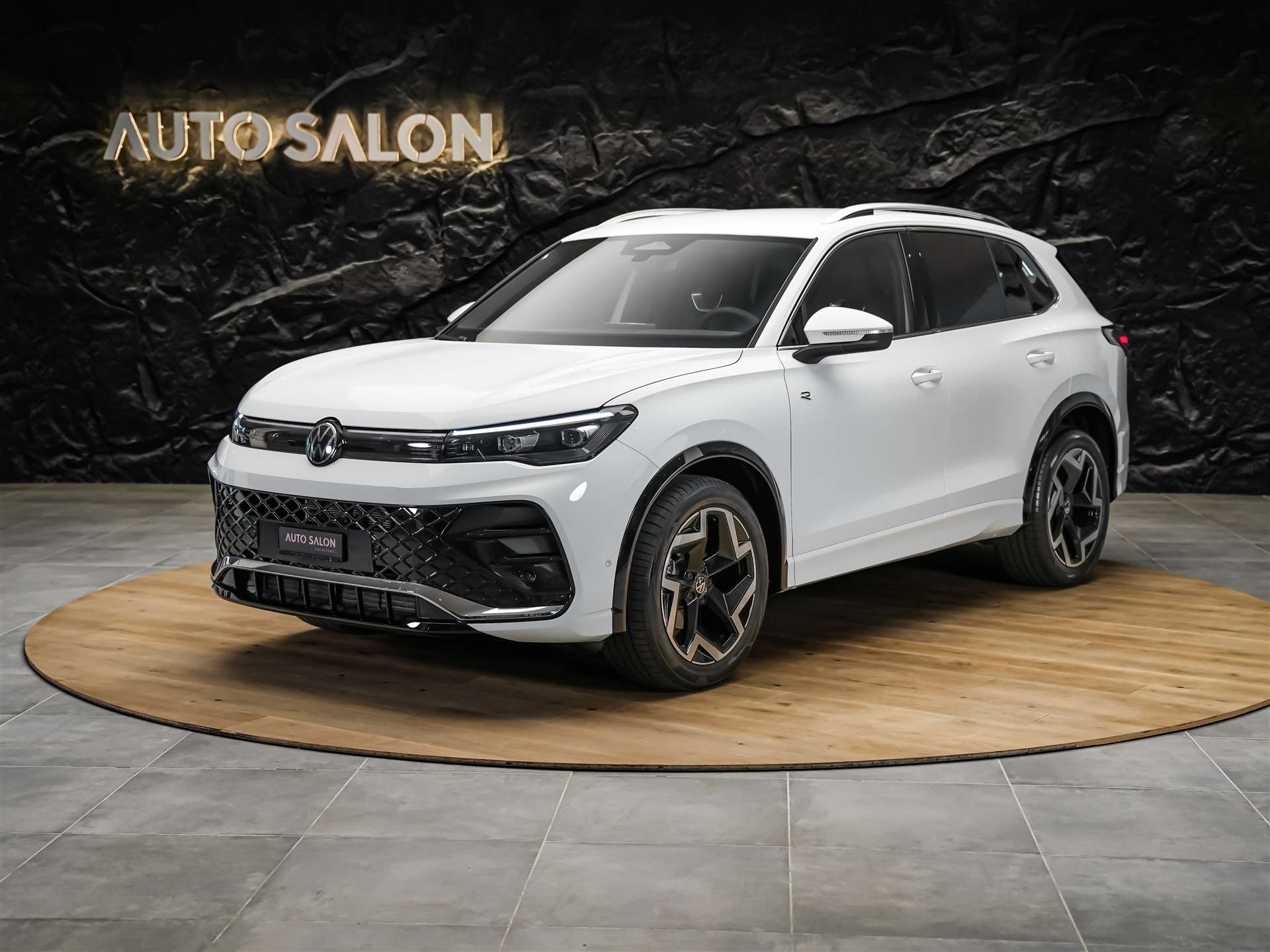 VW Tiguan 1.5 TSI evo2 mHEV R-Line DSG *Abstandsregler*Massage*Lenkradheizung*-image-0
