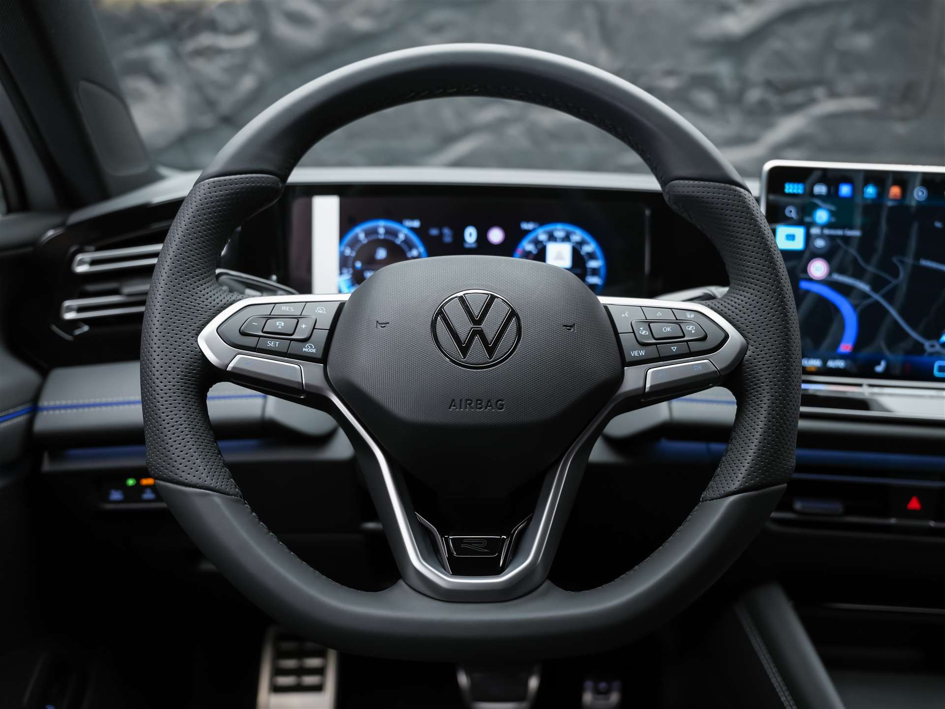 VW Tiguan 1.5 TSI evo2 mHEV R-Line DSG *Abstandsregler*Massage*Lenkradheizung*-image-24