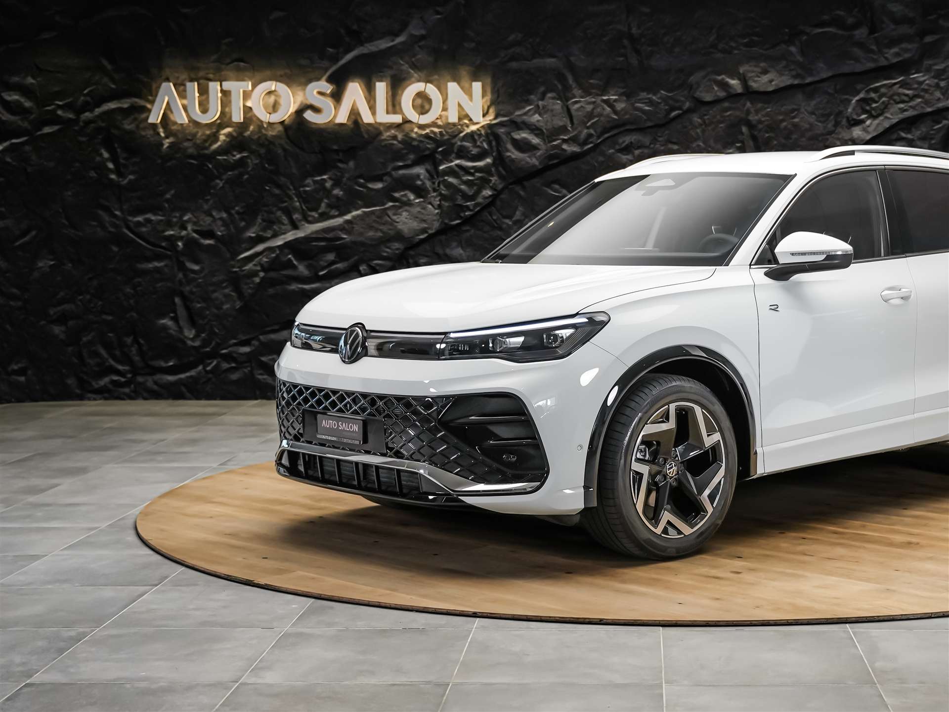 VW Tiguan 1.5 TSI evo2 mHEV R-Line DSG *Abstandsregler*Massage*Lenkradheizung*-image-15
