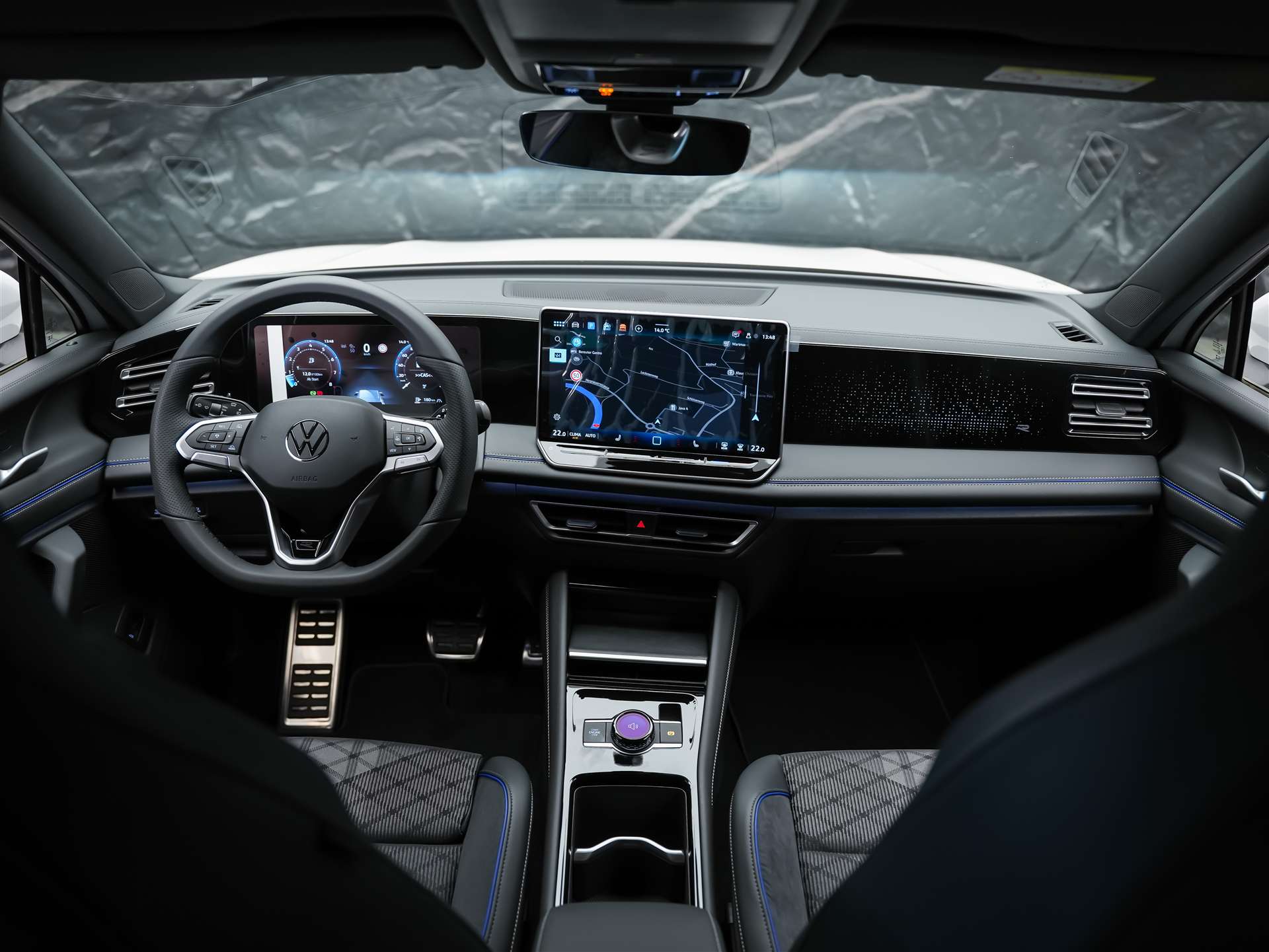 VW Tiguan 1.5 TSI evo2 mHEV R-Line DSG *Abstandsregler*Massage*Lenkradheizung*-image-19