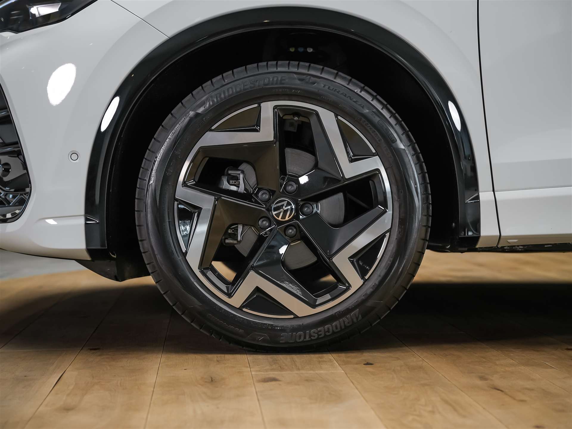 VW Tiguan 1.5 TSI evo2 mHEV R-Line DSG *Abstandsregler*Massage*Lenkradheizung*-image-17