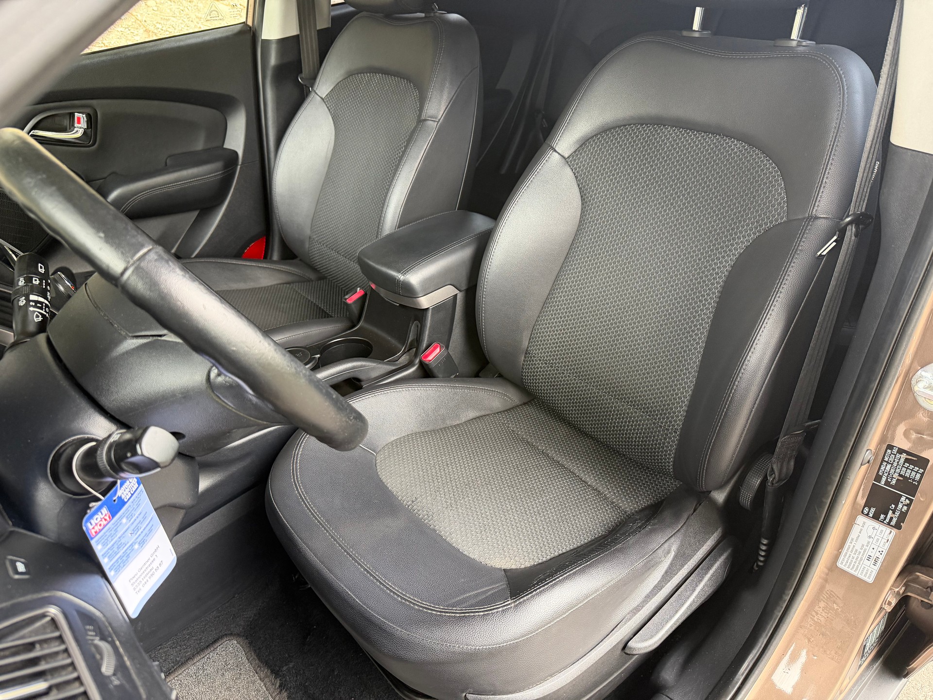 HYUNDAI iX 35 2.0 Premium 4WD-image-7