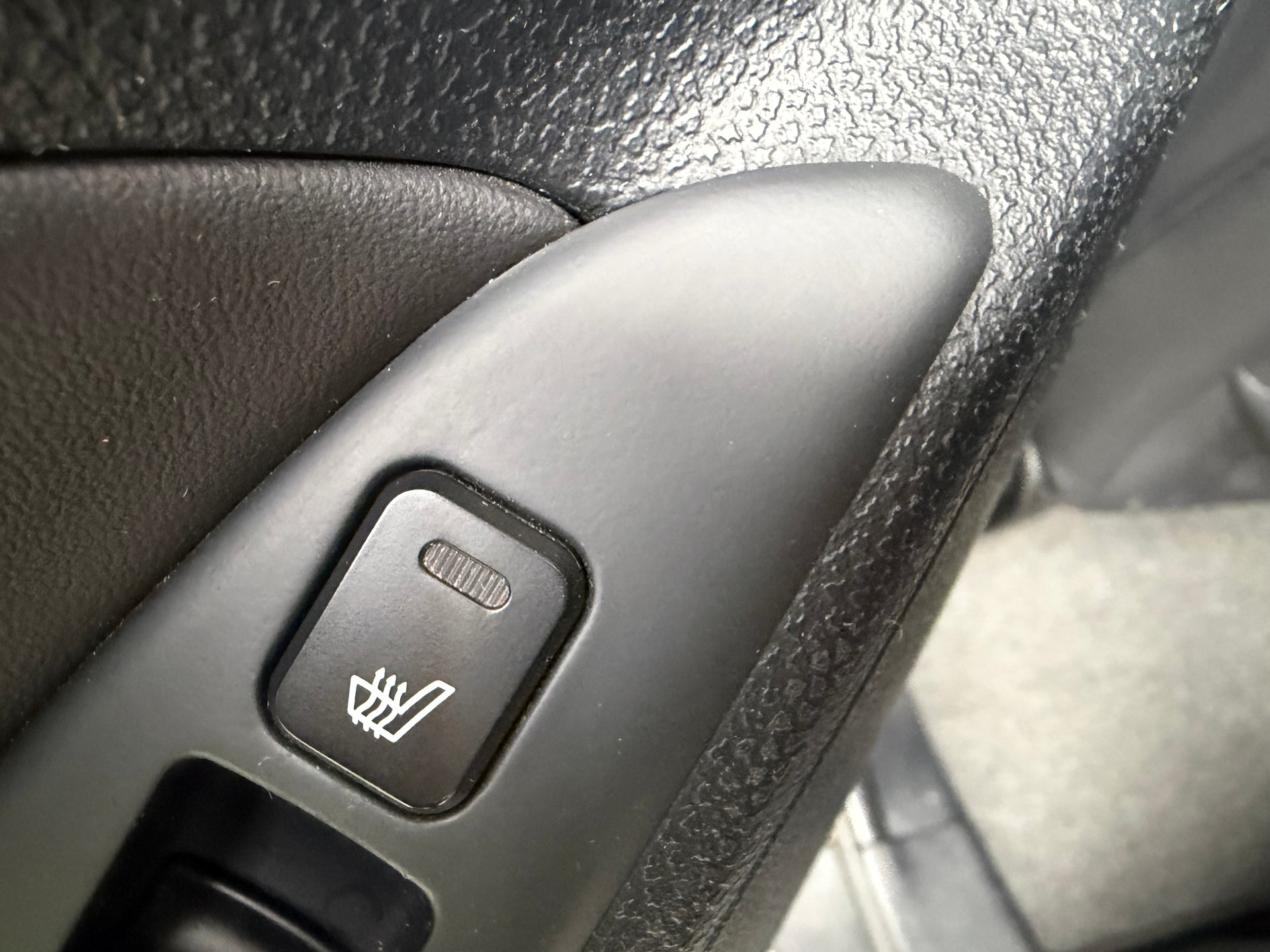 HYUNDAI iX 35 2.0 Premium 4WD-image-12