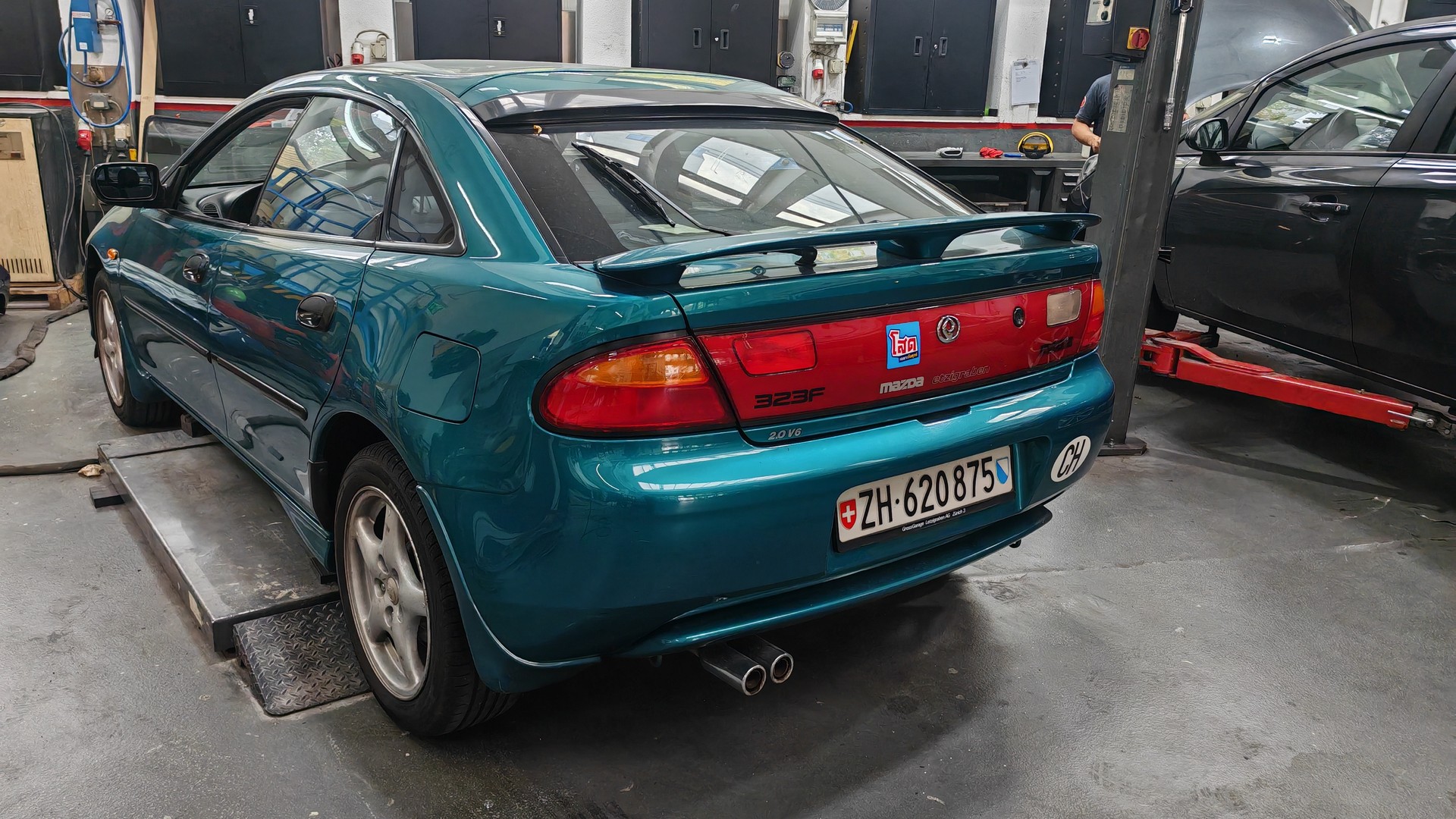 MAZDA 323 F 2.0i-24V GT-image-3