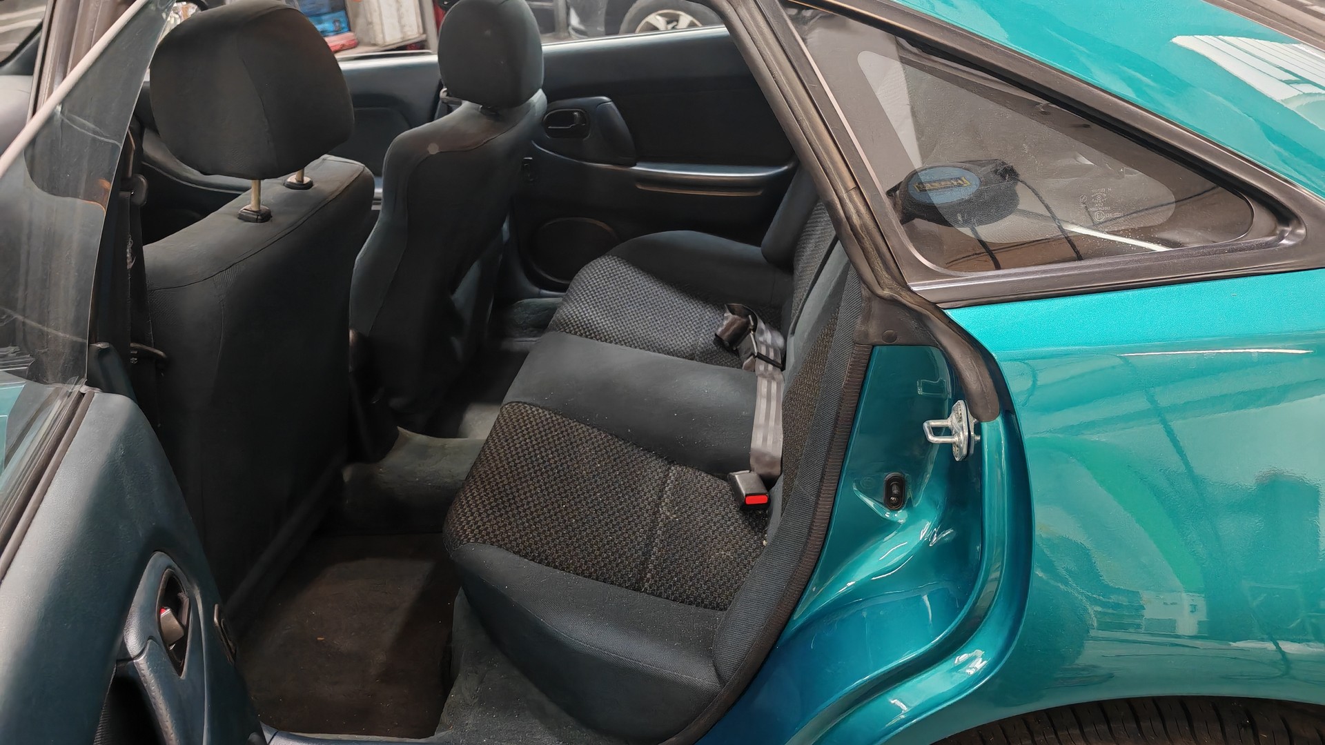 MAZDA 323 F 2.0i-24V GT-image-4