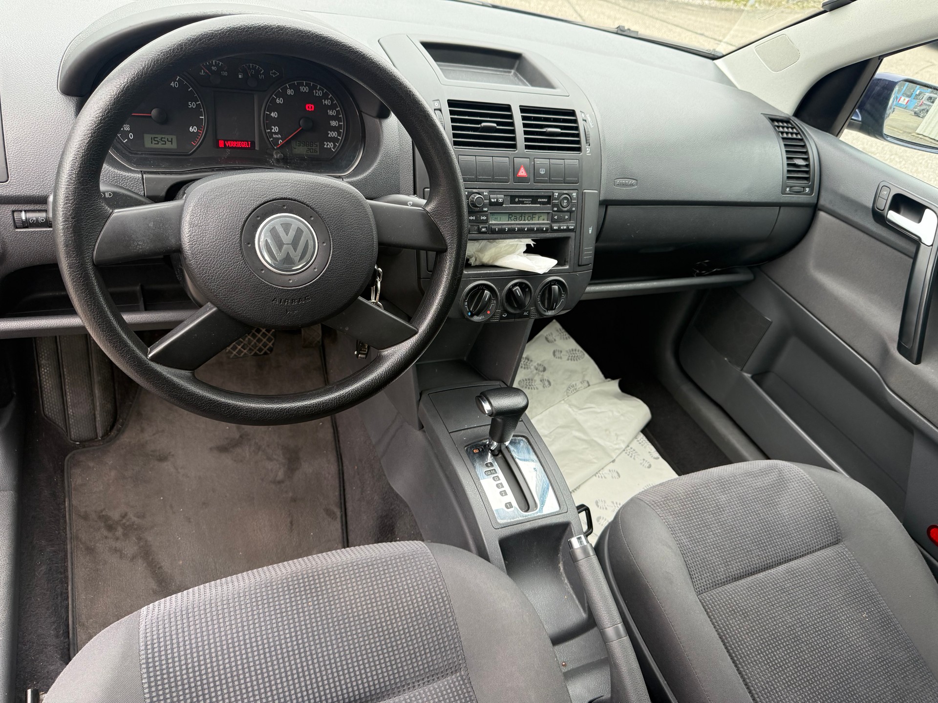 VW Polo 1.4 16V Comfortline-image-9
