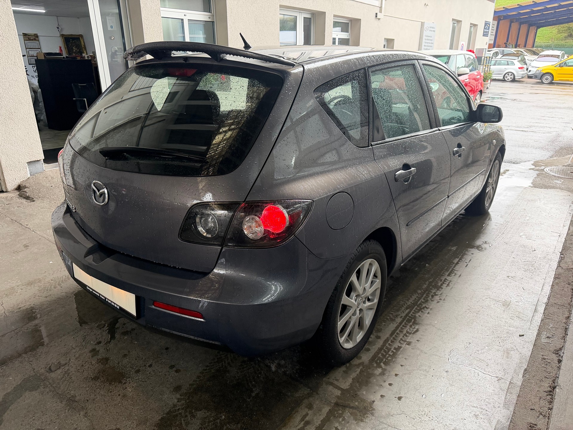 MAZDA 3-image-4