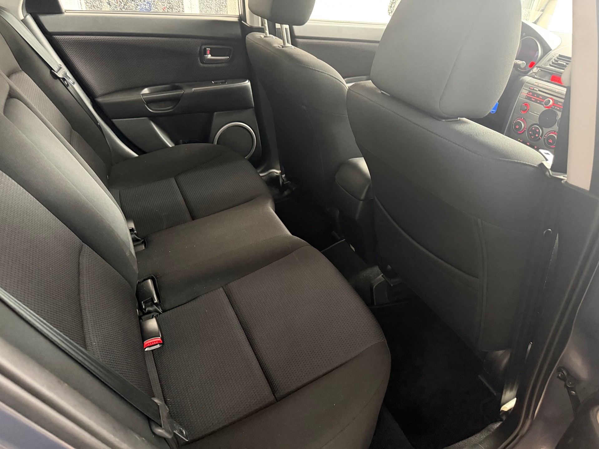 MAZDA 3-image-7