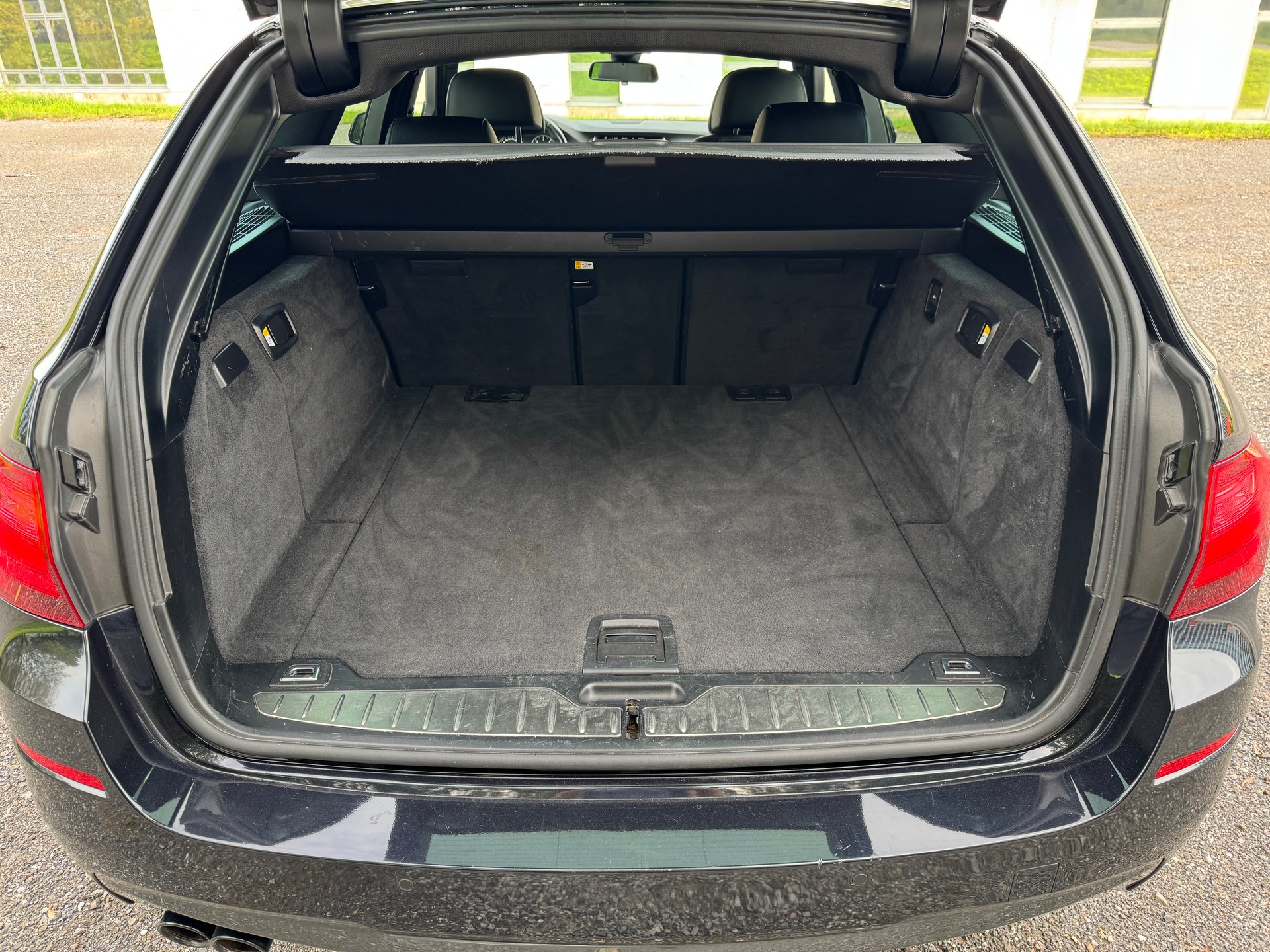BMW 530d xDrive-image-8