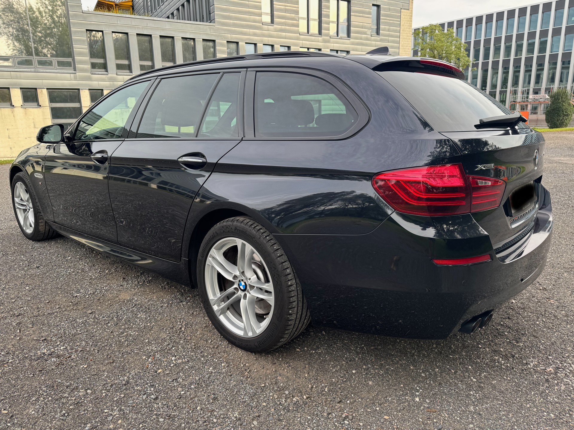 BMW 530d xDrive-image-2