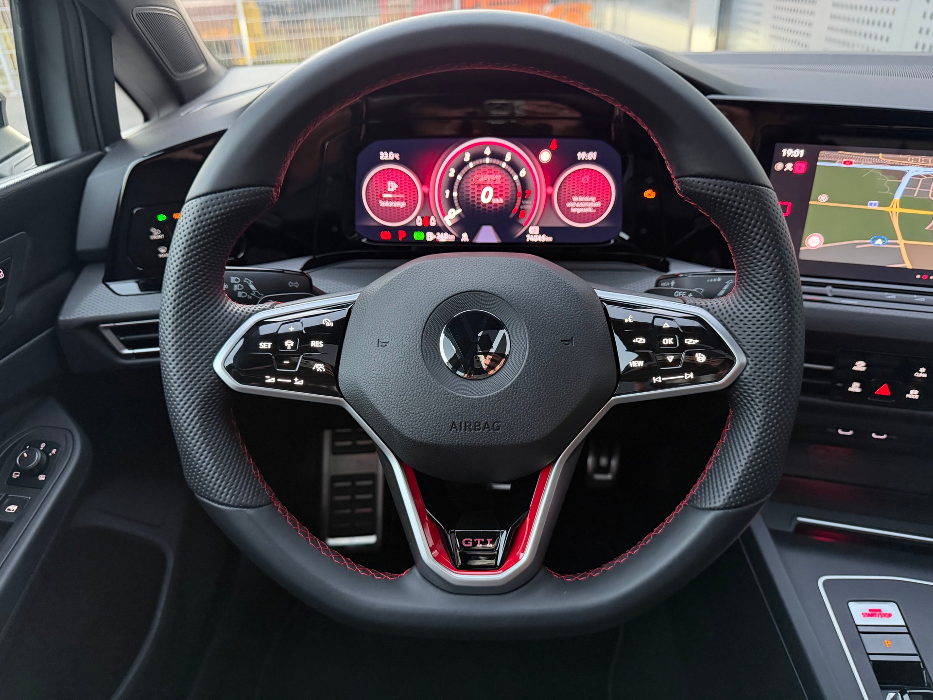 VW Golf 2.0 TSI GTI Clubsport DSG-image-14