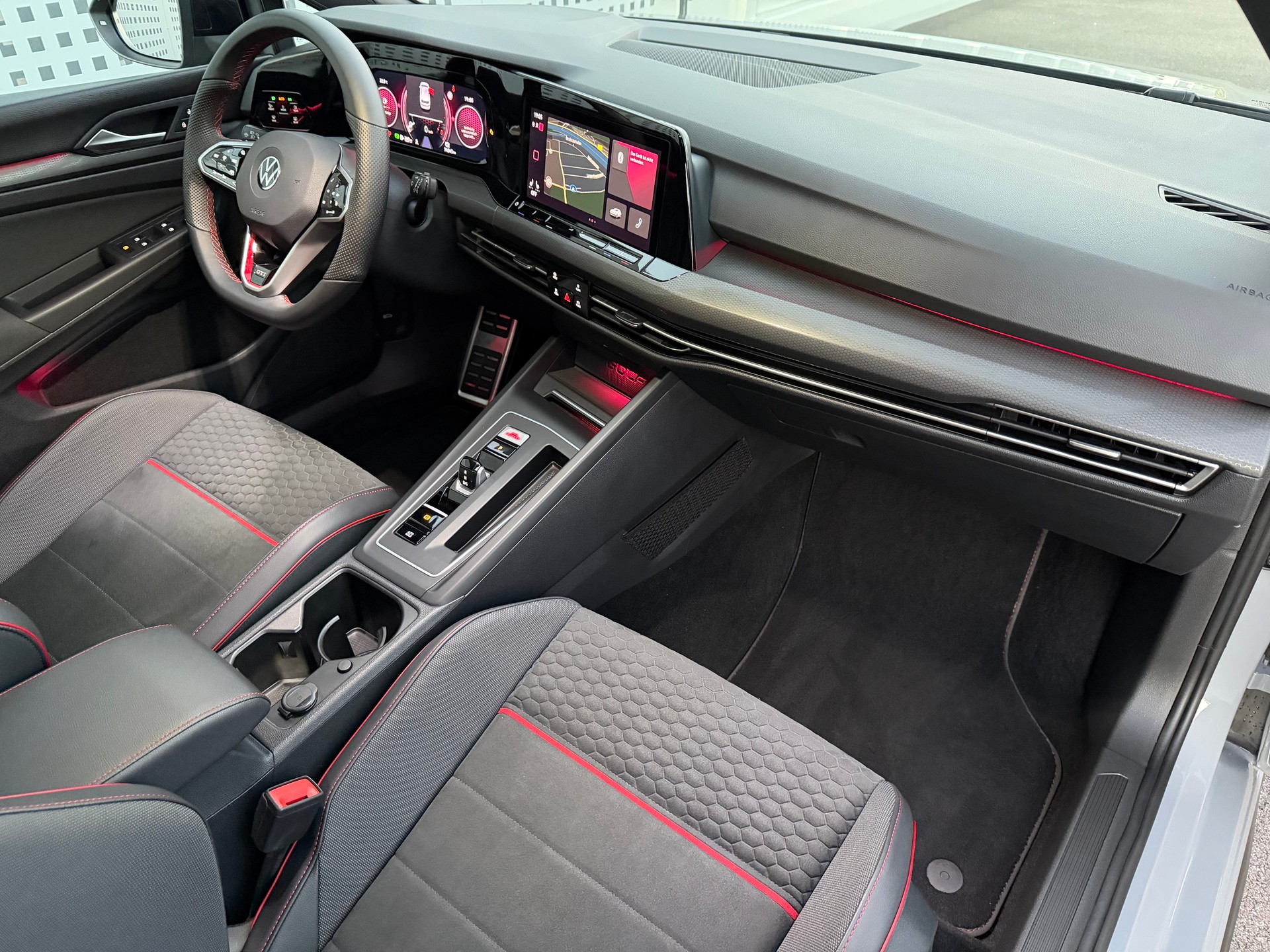 VW Golf 2.0 TSI GTI Clubsport DSG-image-16