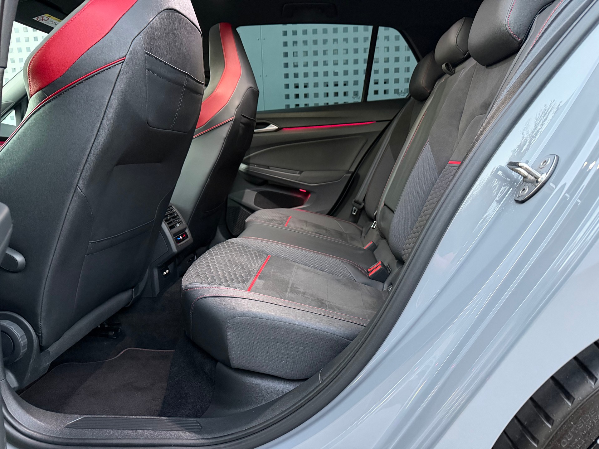 VW Golf 2.0 TSI GTI Clubsport DSG-image-17