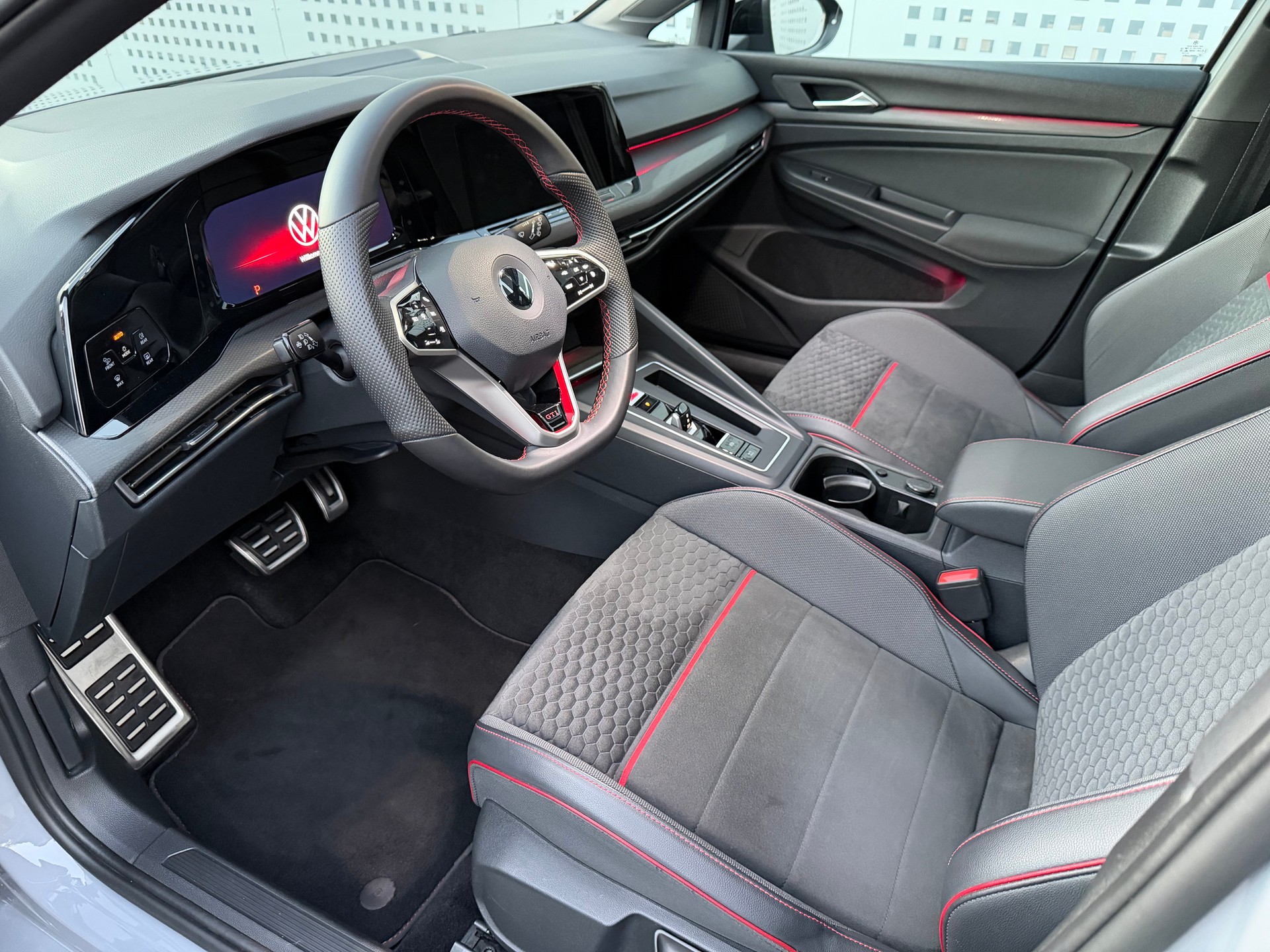 VW Golf 2.0 TSI GTI Clubsport DSG-image-12