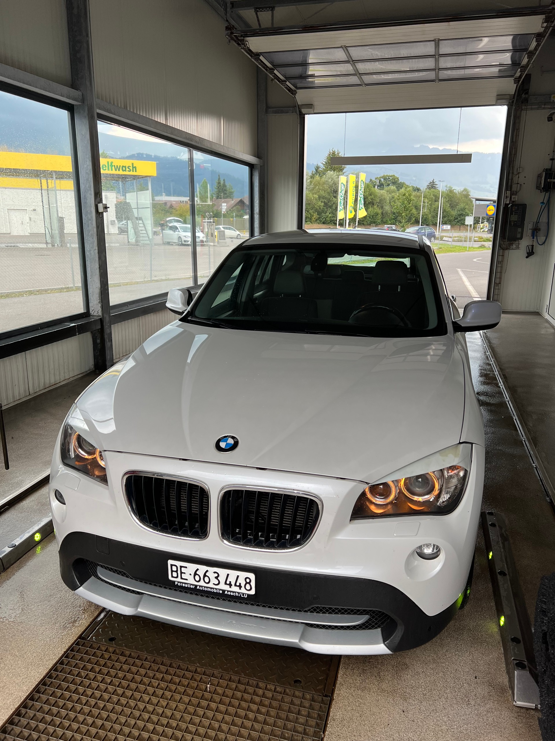 BMW X1 sDrive20d Efficient Dynamics Edition-image-1