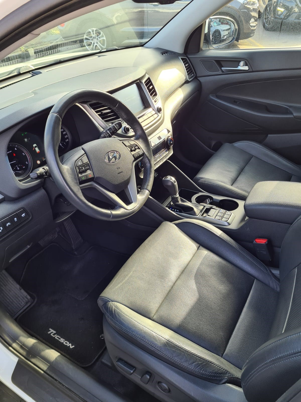 HYUNDAI Tucson 2.0 CRDI Vertex 4WD Automatic-image-6