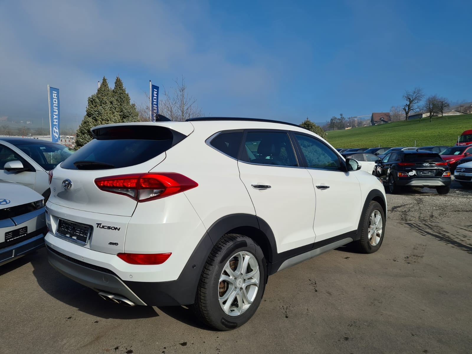 HYUNDAI Tucson 2.0 CRDI Vertex 4WD Automatic-image-2