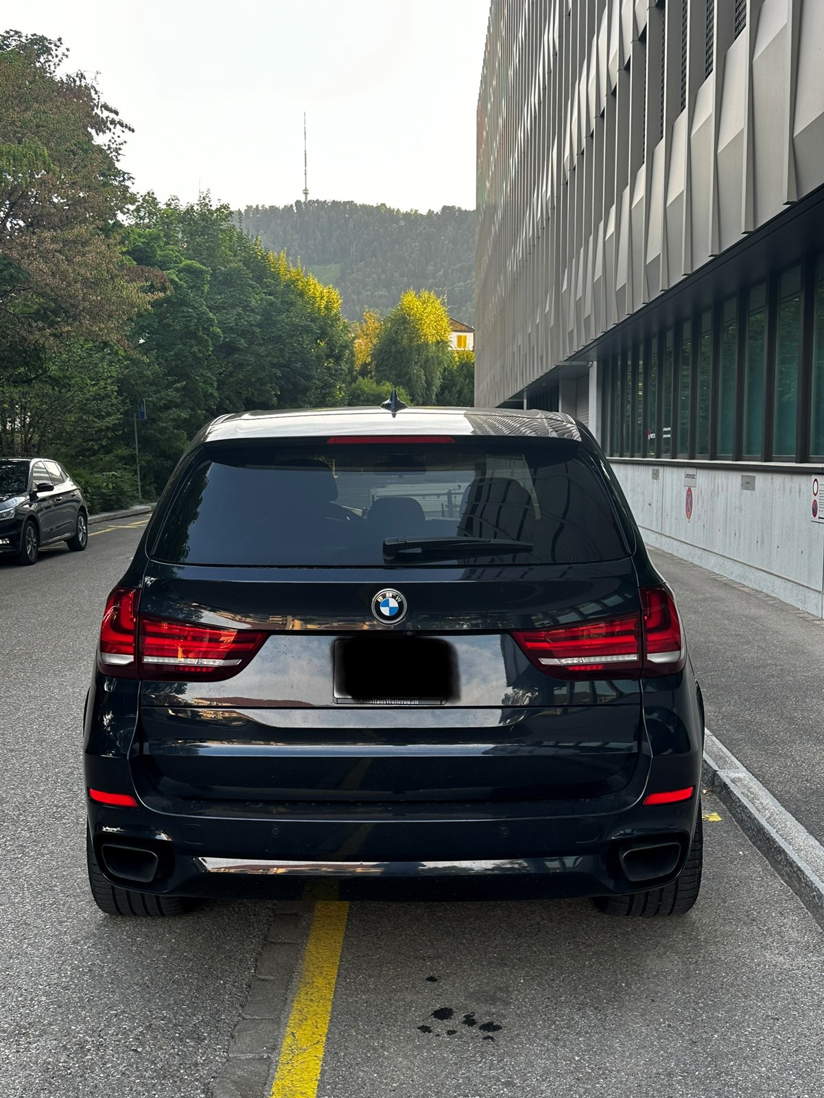 BMW X5M-image-1