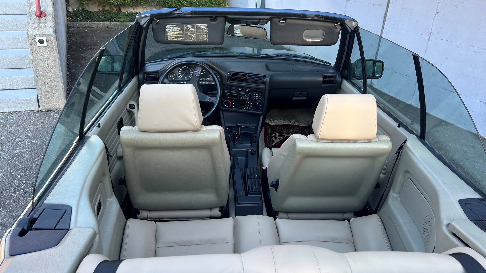 BMW 325i A Cabrio-image-6