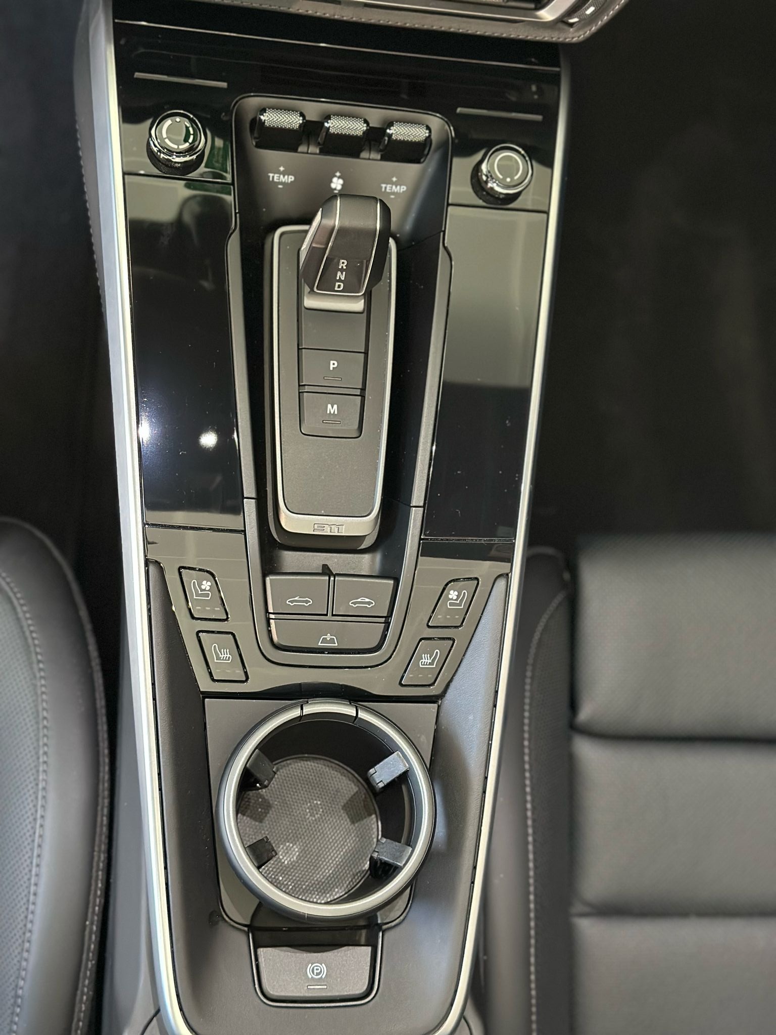 PORSCHE 911 Turbo Cabriolet PDK-image-14