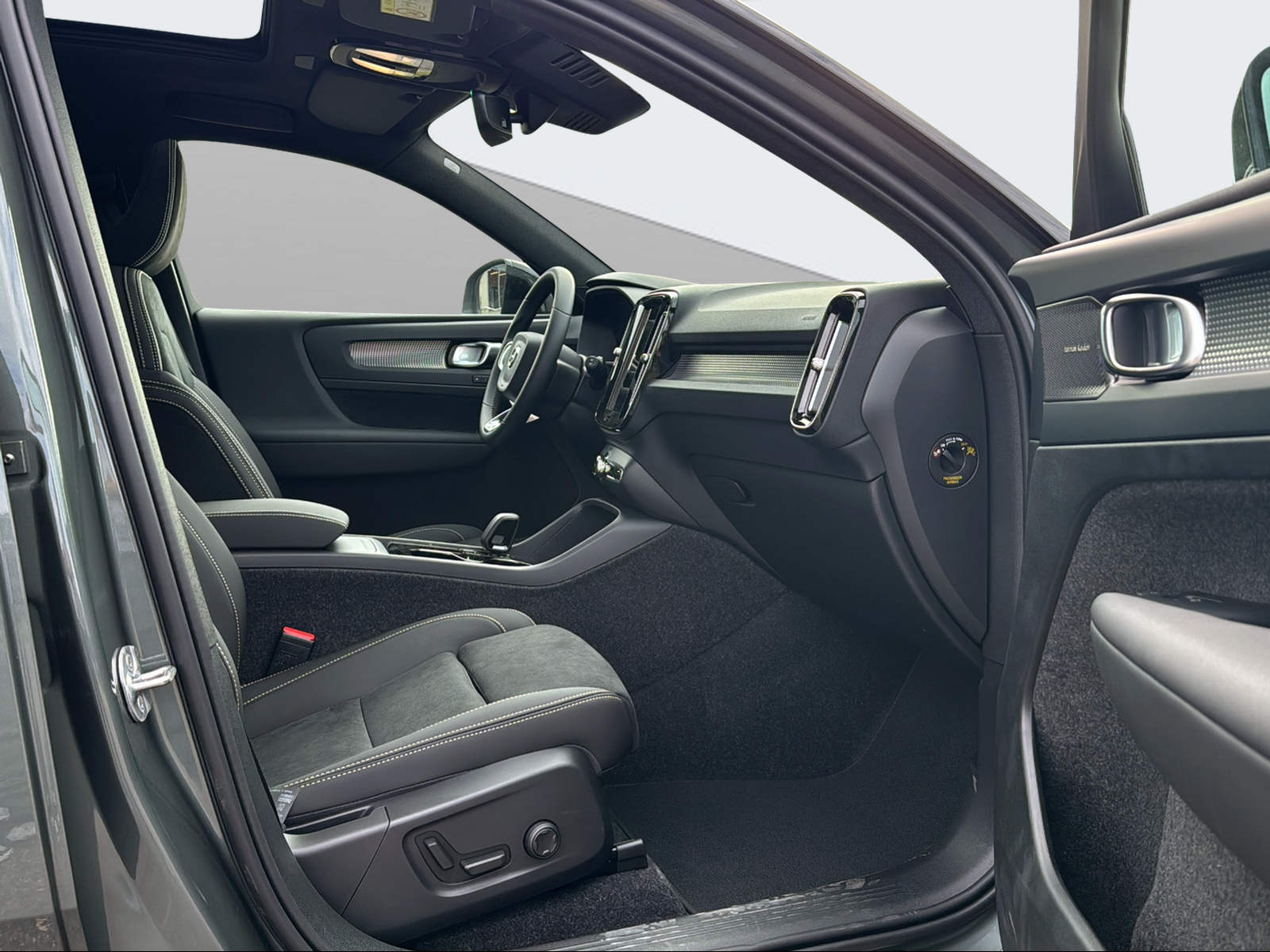 VOLVO EX40 Twin Performance Ultra AWD-image-14