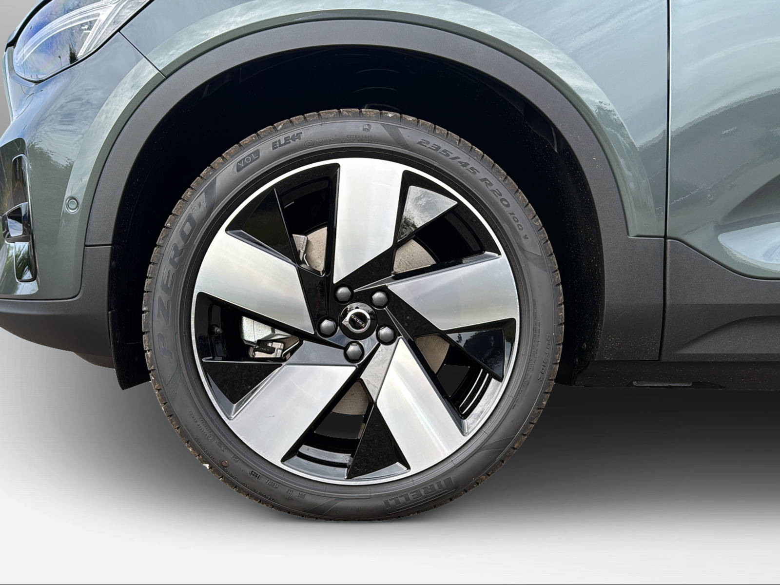 VOLVO EX40 Twin Performance Ultra AWD-image-8