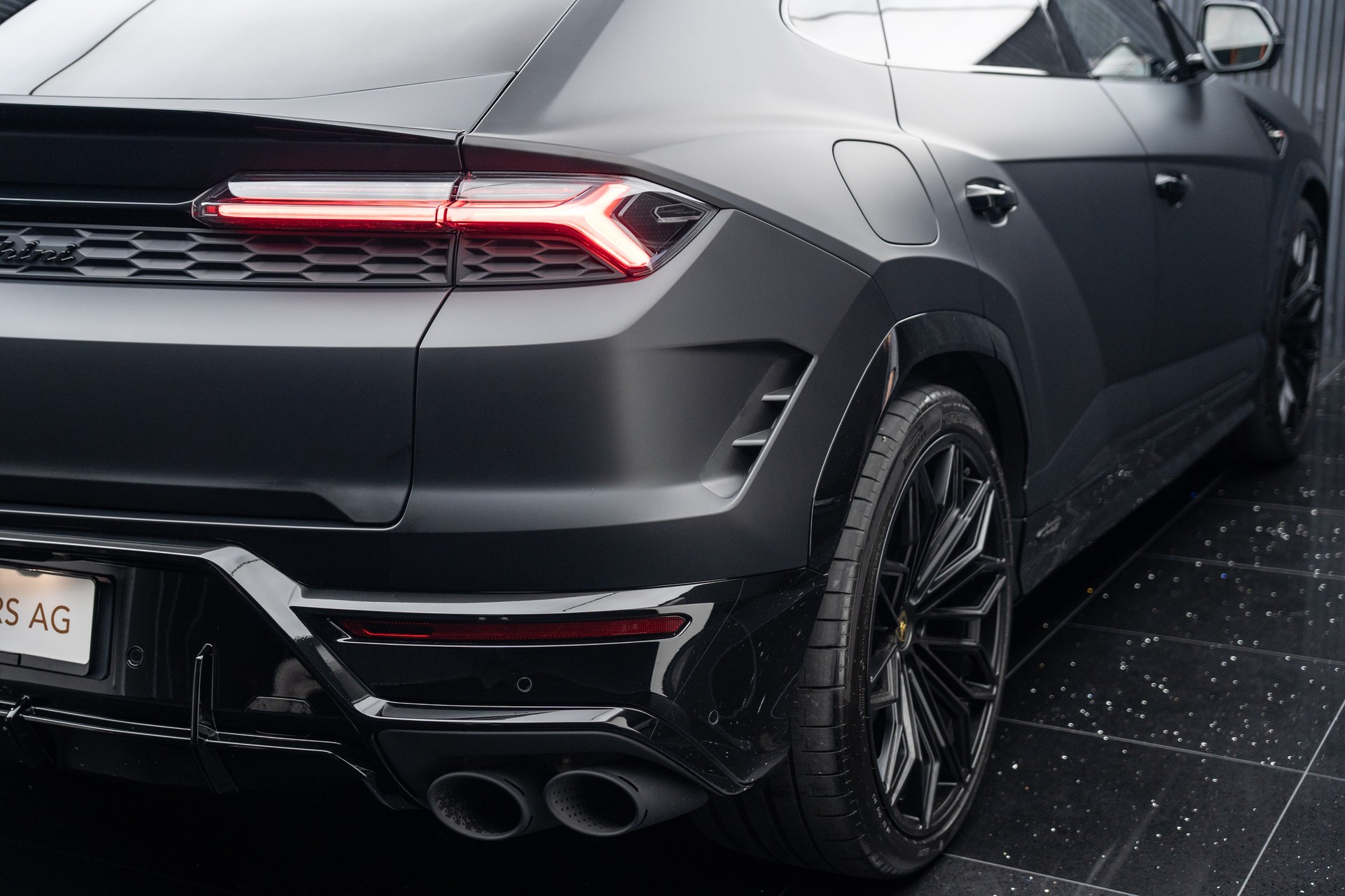 LAMBORGHINI URUS SE-image-17