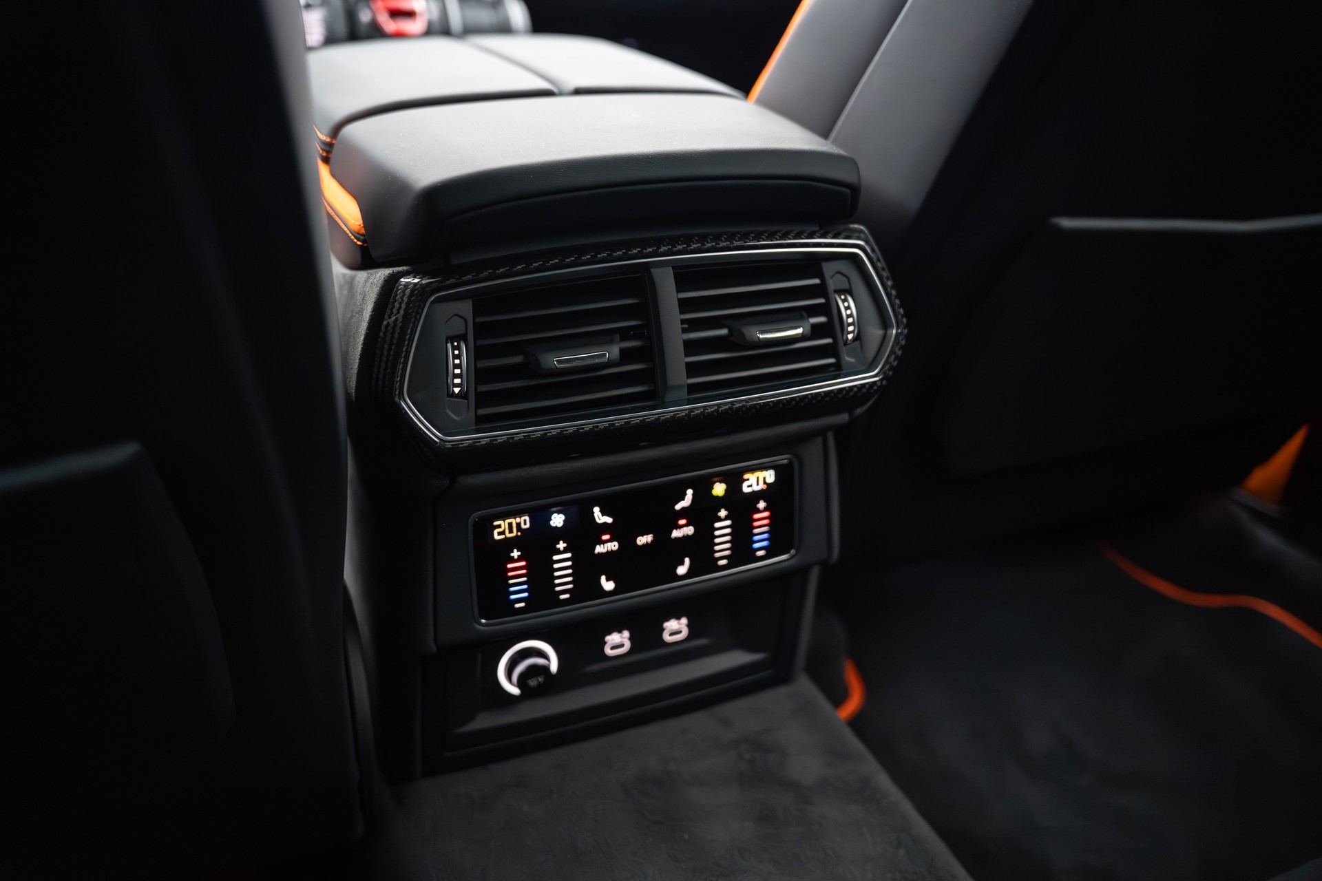 LAMBORGHINI URUS SE-image-12