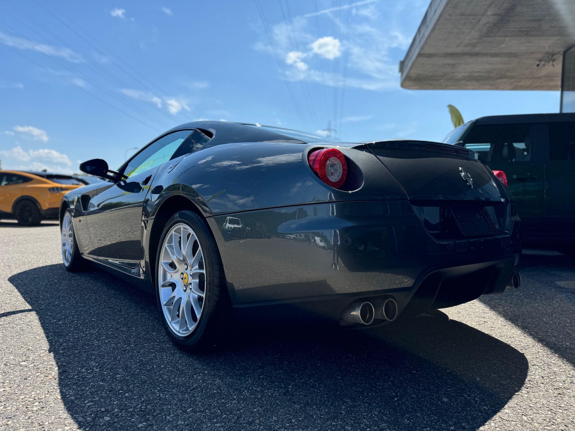 FERRARI 599 GTB Grigio Silverstone 740-image-12