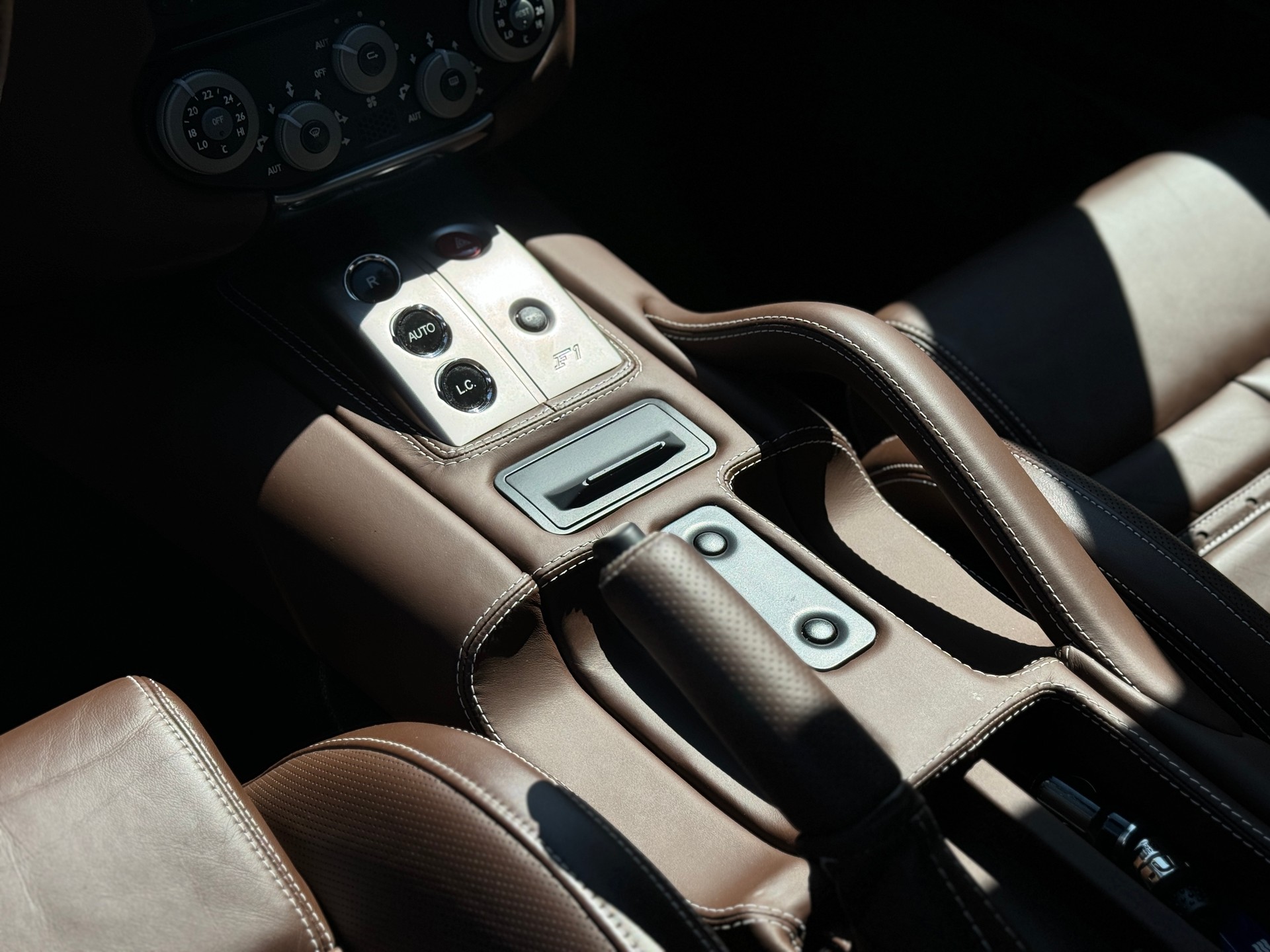 FERRARI 599 GTB Grigio Silverstone 740-image-24