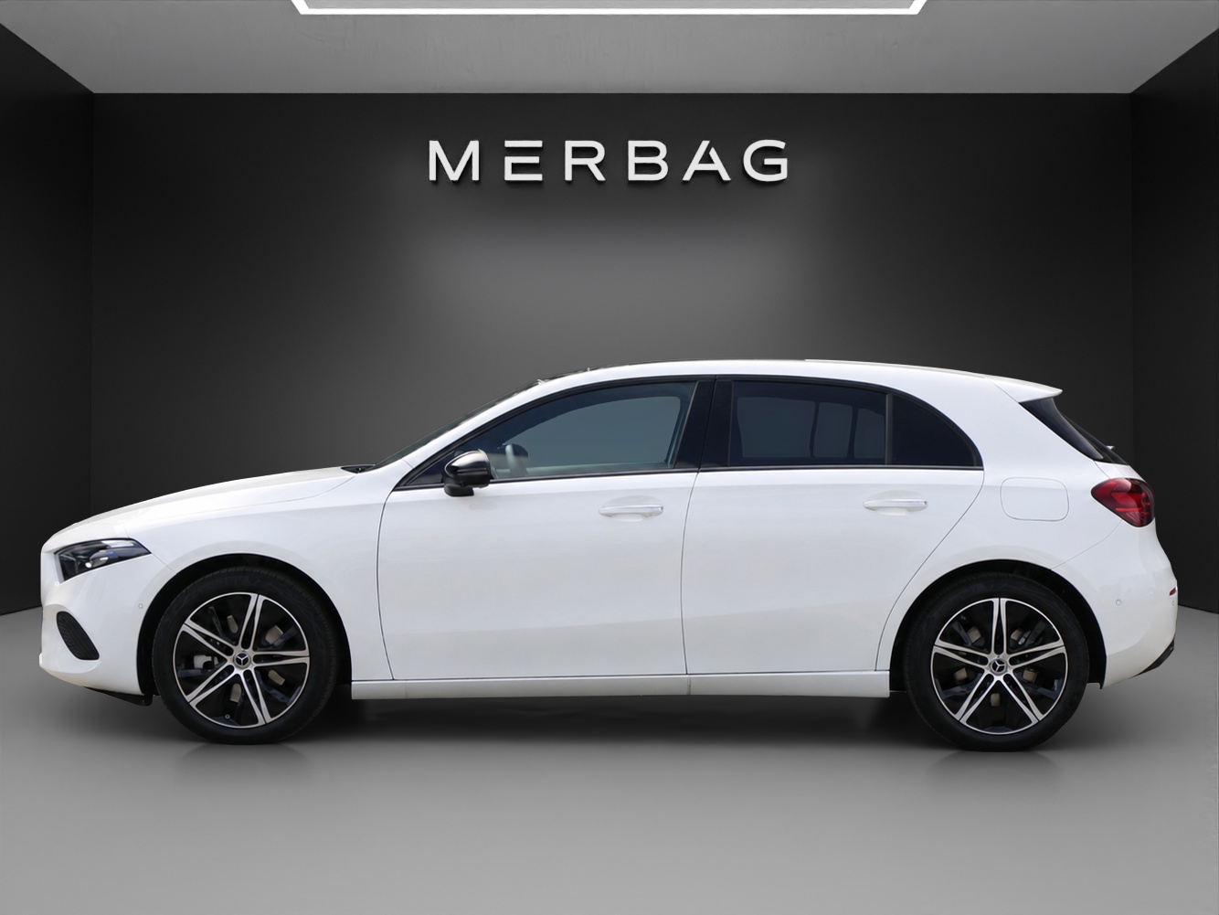 MERCEDES-BENZ A 250 e EQ Star 8G-DCT-image-1