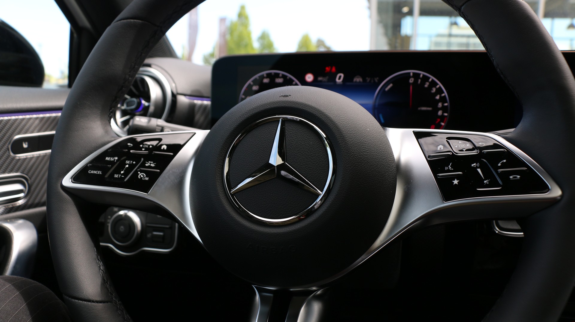MERCEDES-BENZ A 250 e EQ Star 8G-DCT-image-11