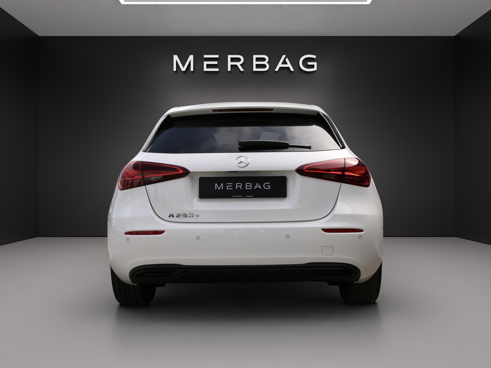 MERCEDES-BENZ A 250 e EQ Star 8G-DCT-image-3