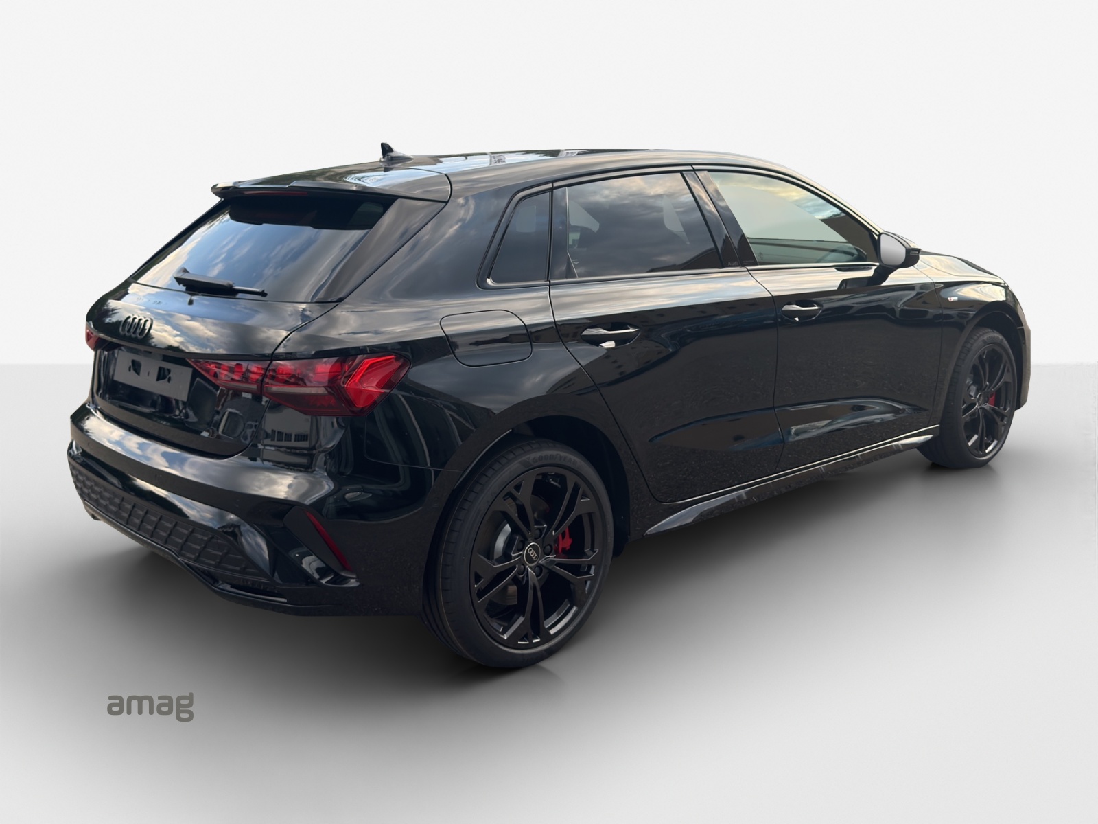 AUDI A3 Sportback 45 TFSI e S line Attraction S-tronic-image-4