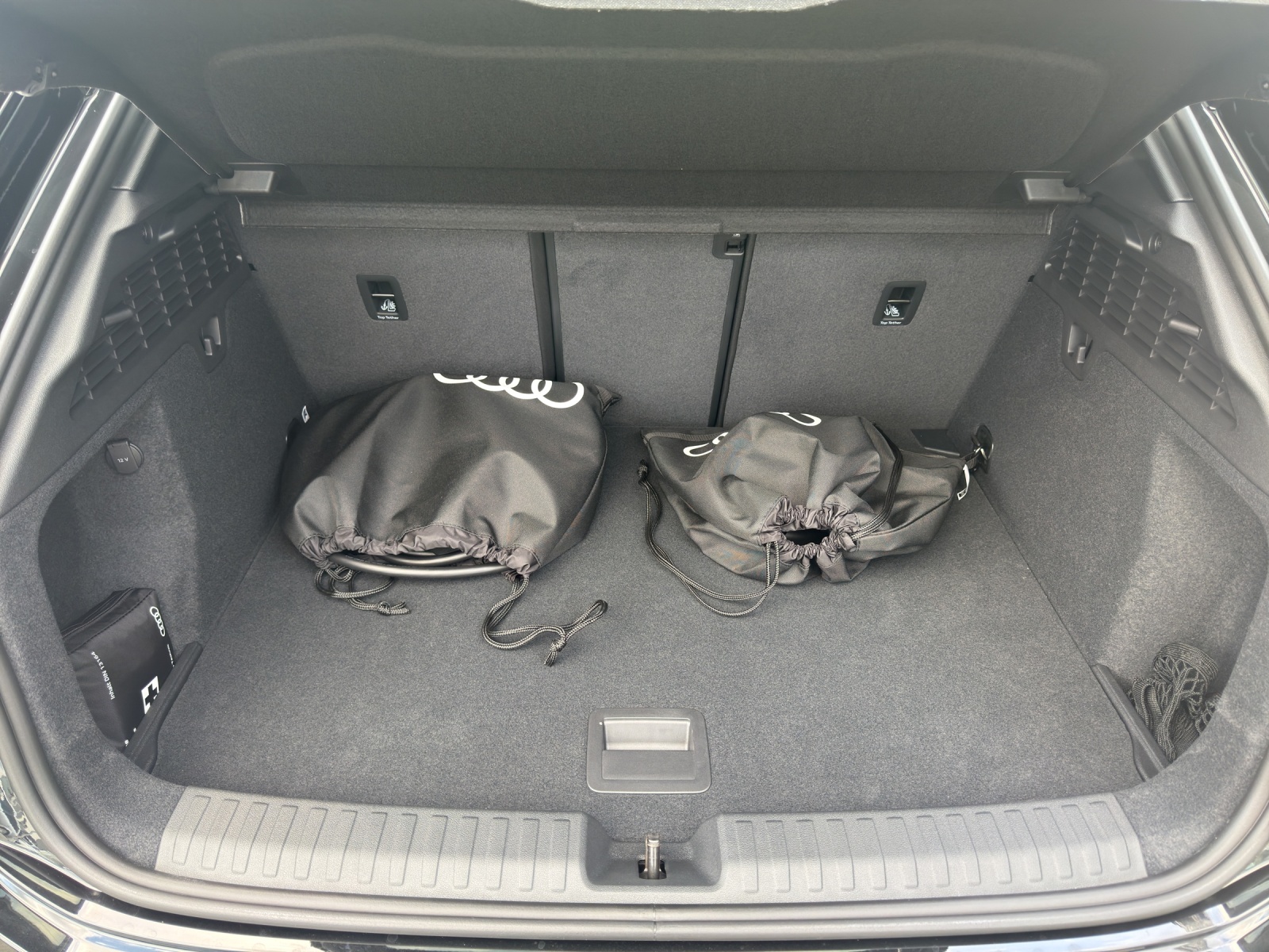 AUDI A3 Sportback 45 TFSI e S line Attraction S-tronic-image-12