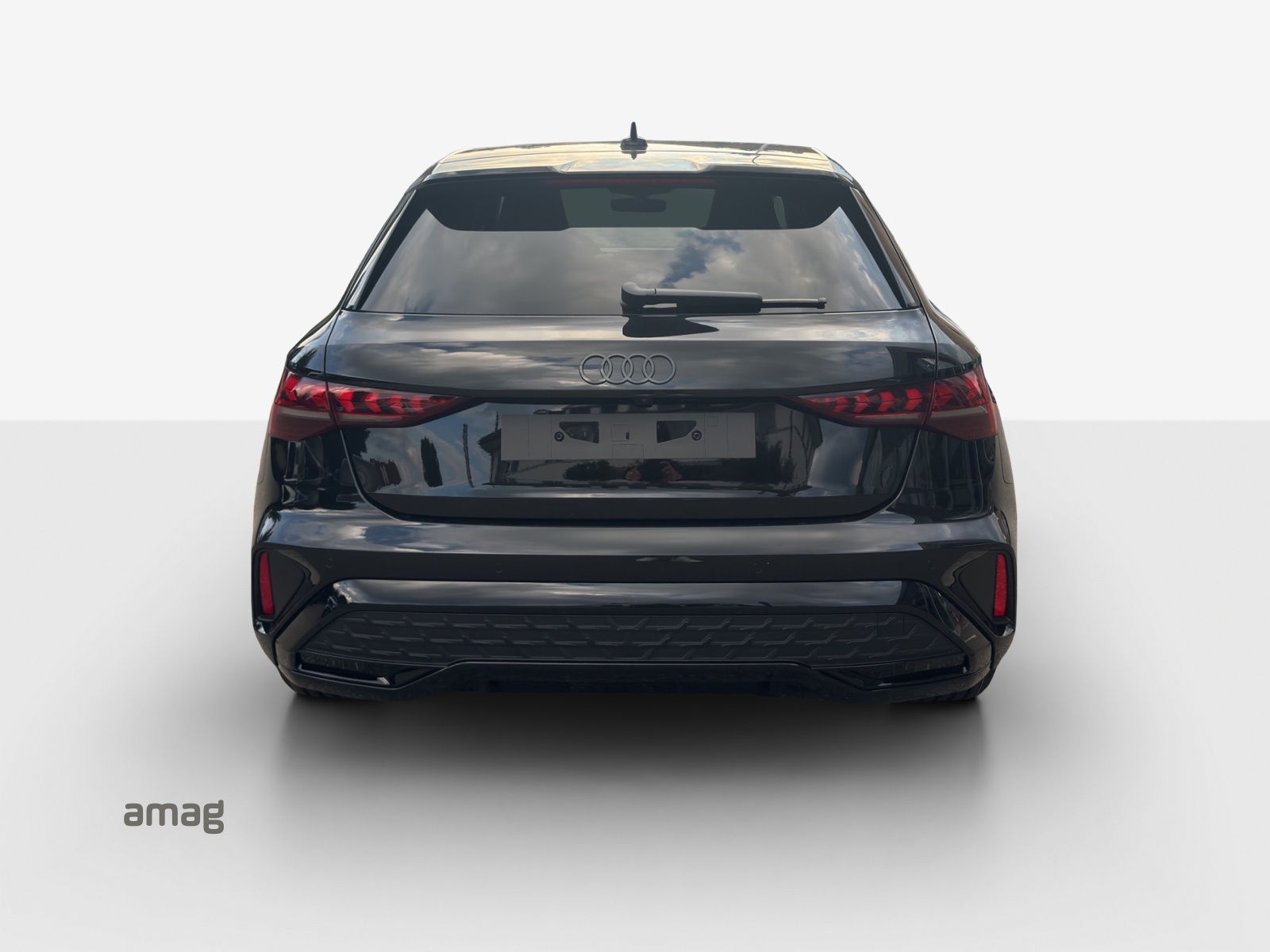 AUDI A3 Sportback 45 TFSI e S line Attraction S-tronic-showroom-element-3