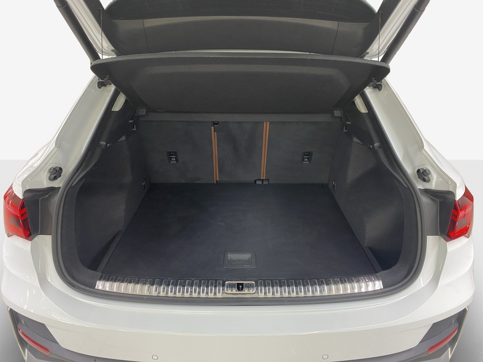 AUDI Q3 Sportback 40 TDI S line Attraction quattro S-tronic-image-12